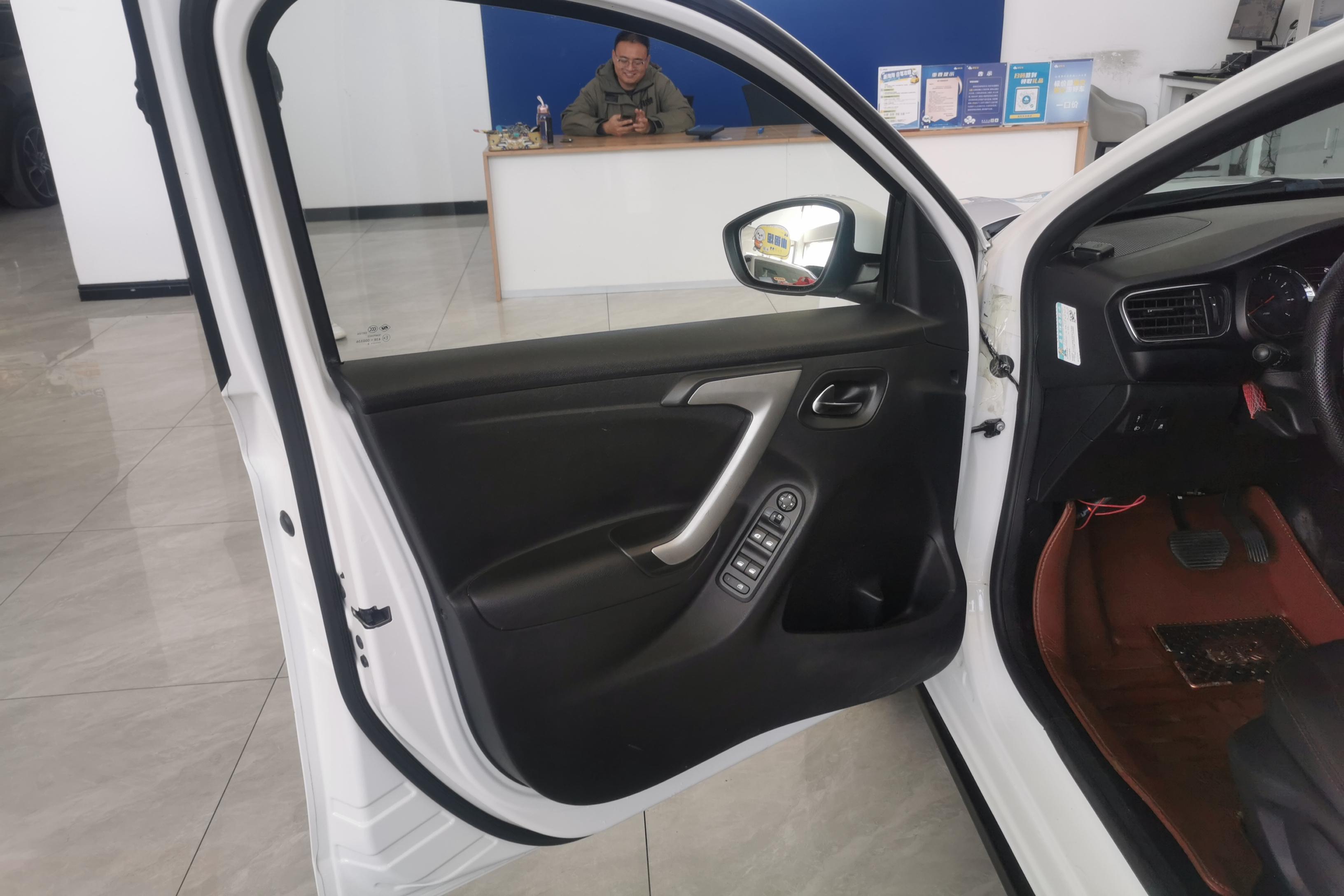 雪铁龙C3-XR 2015款 1.6L 自动 先锋型 (国Ⅴ) 