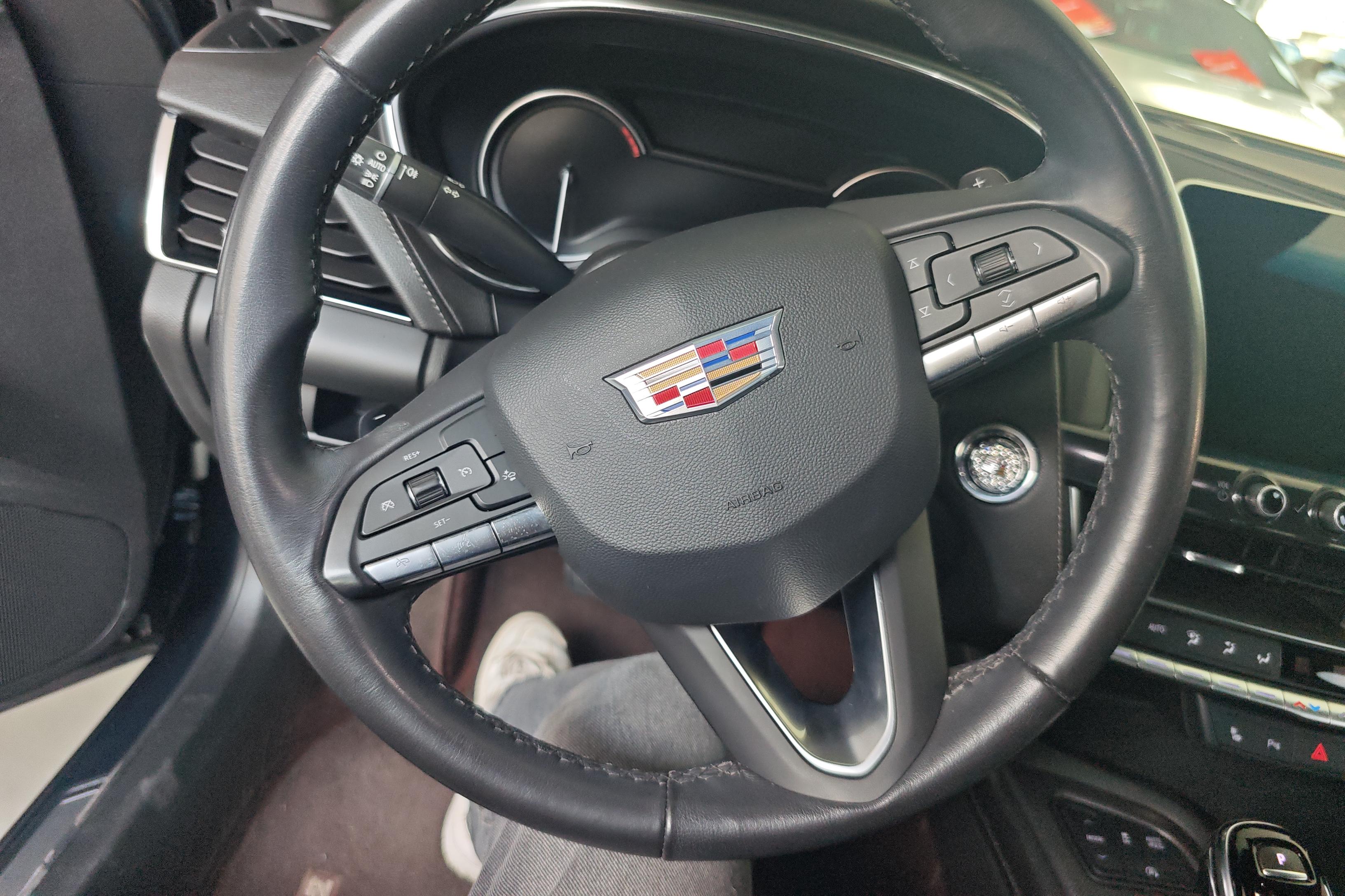 凯迪拉克CT5 2021款 2.0T 自动 后驱 28T豪华型 (国Ⅵ) 