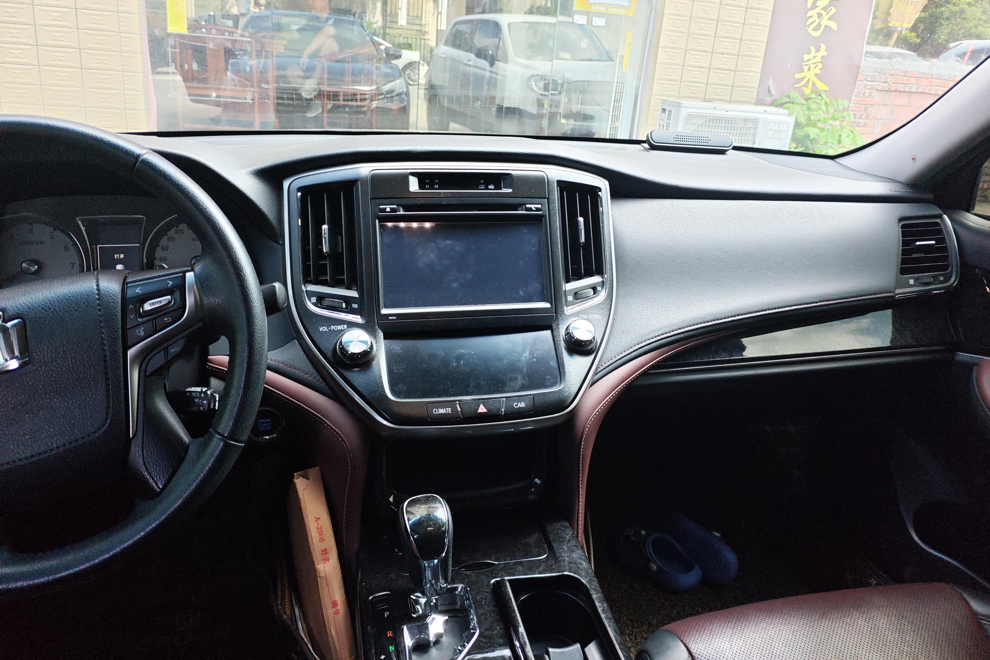 丰田皇冠 2018款 2.0T 自动 后驱 运动版 (国Ⅴ) 