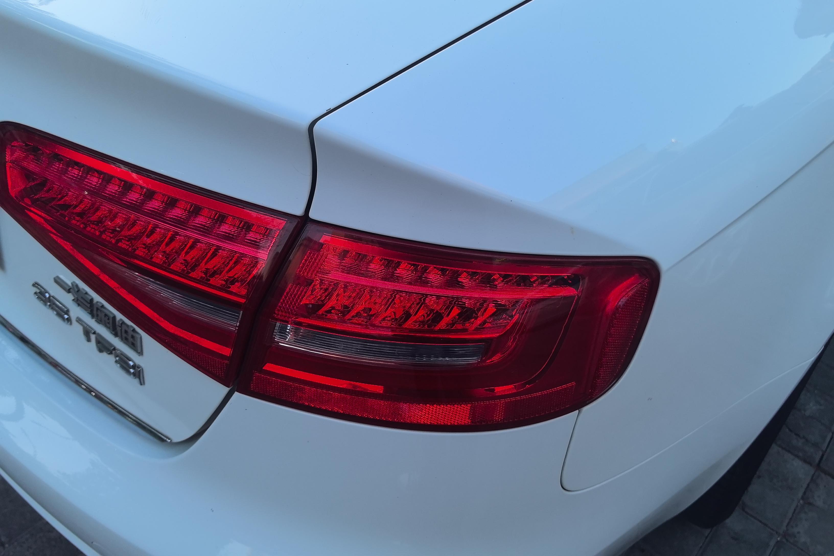 奥迪A4L 35TFSI 2015款 2.0T 自动 前驱 标准型 (国Ⅳ) 