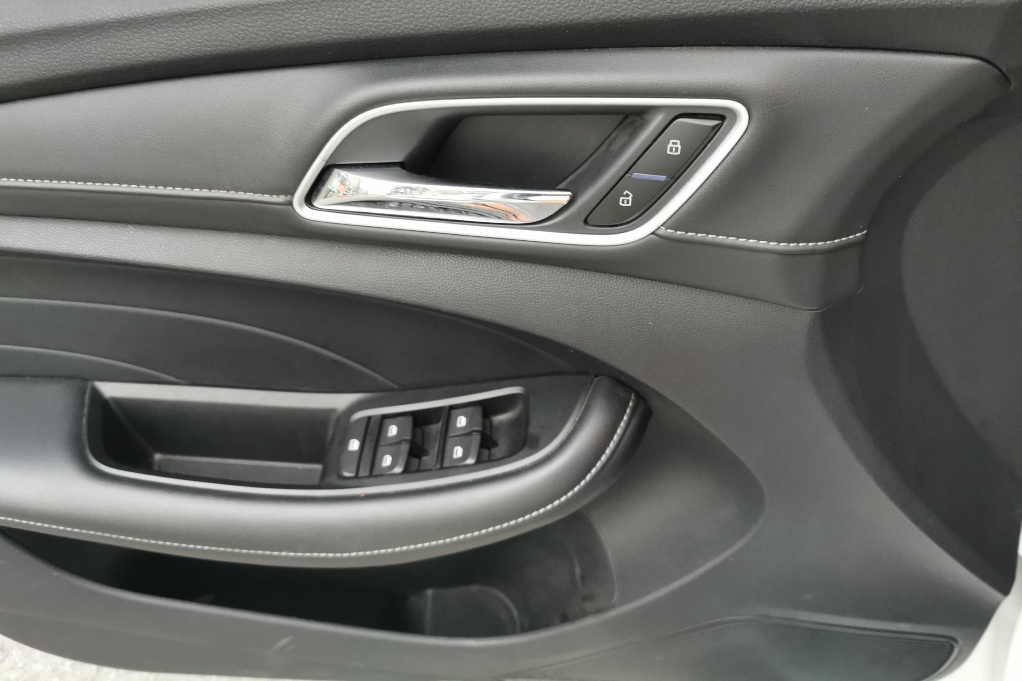 荣威i5 2020款 1.5L 自动 4G互联领豪版 (国Ⅵ) 