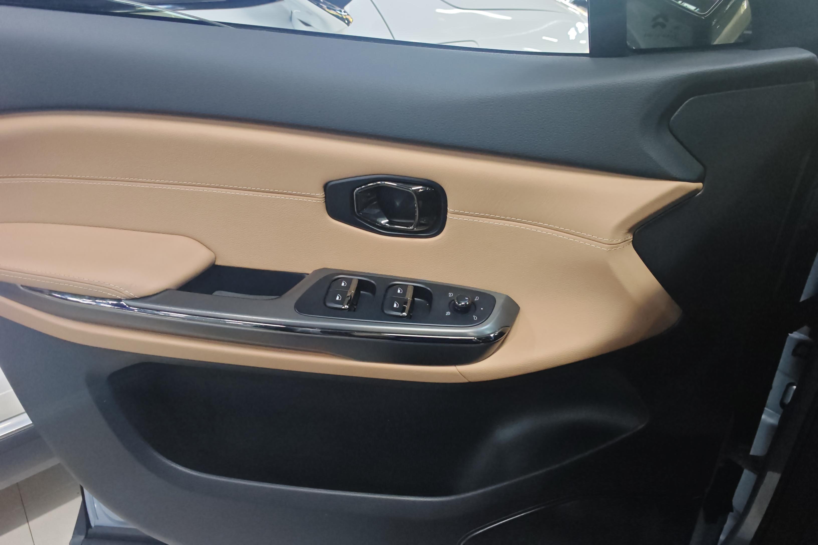 蔚来ES6 2019款 70kWh420km四驱 纯电动 运动版420KM 