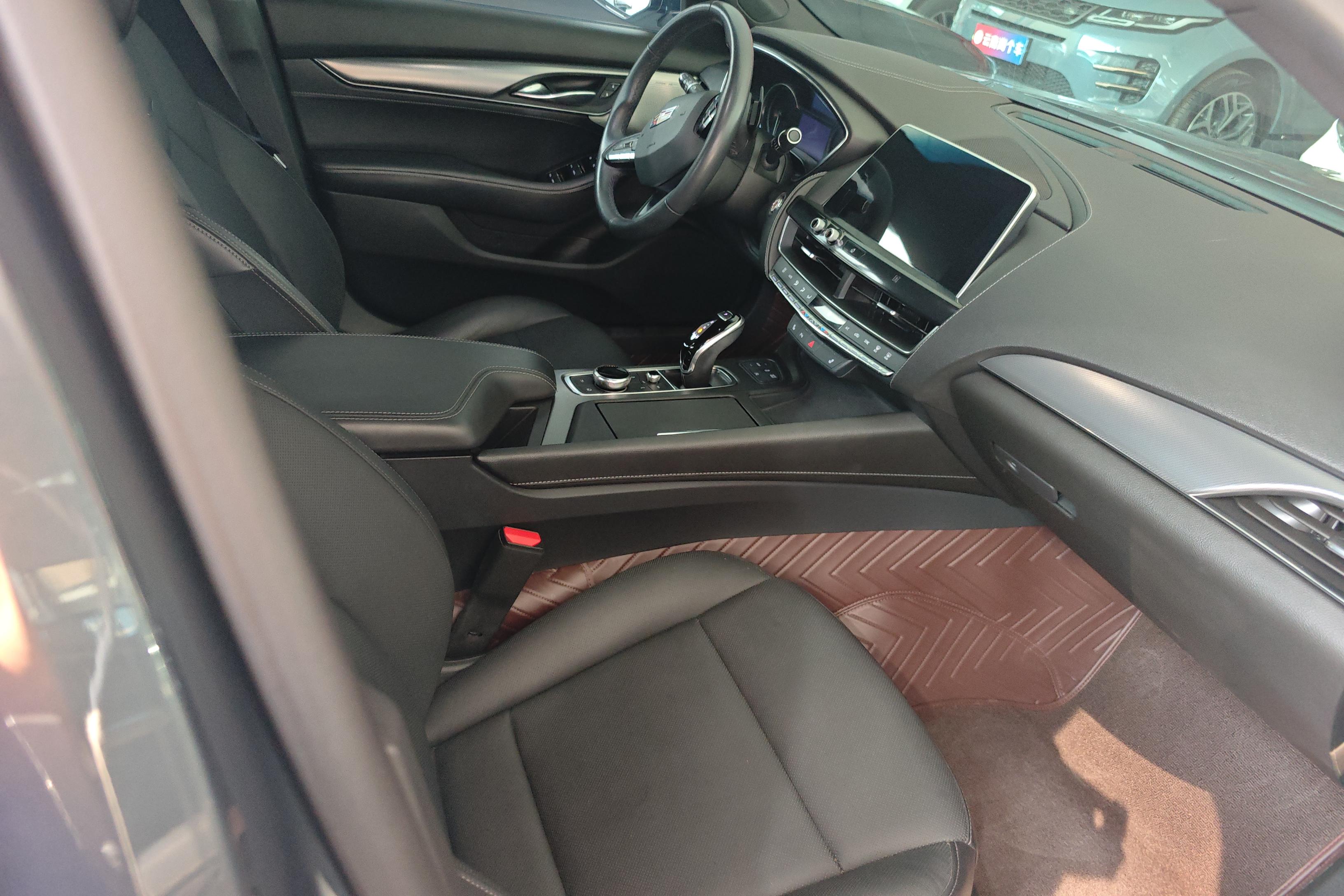 凯迪拉克CT5 2021款 2.0T 自动 后驱 28T豪华型 (国Ⅵ) 
