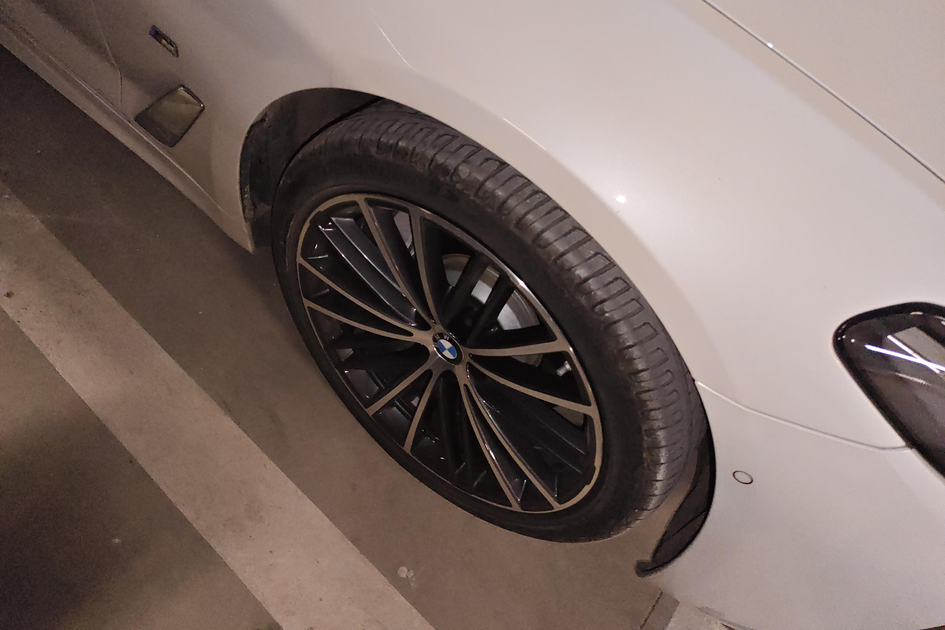 宝马5系 530Li 2021款 2.0T 自动 后驱 改款领先型M运动套装 (国Ⅵ) 