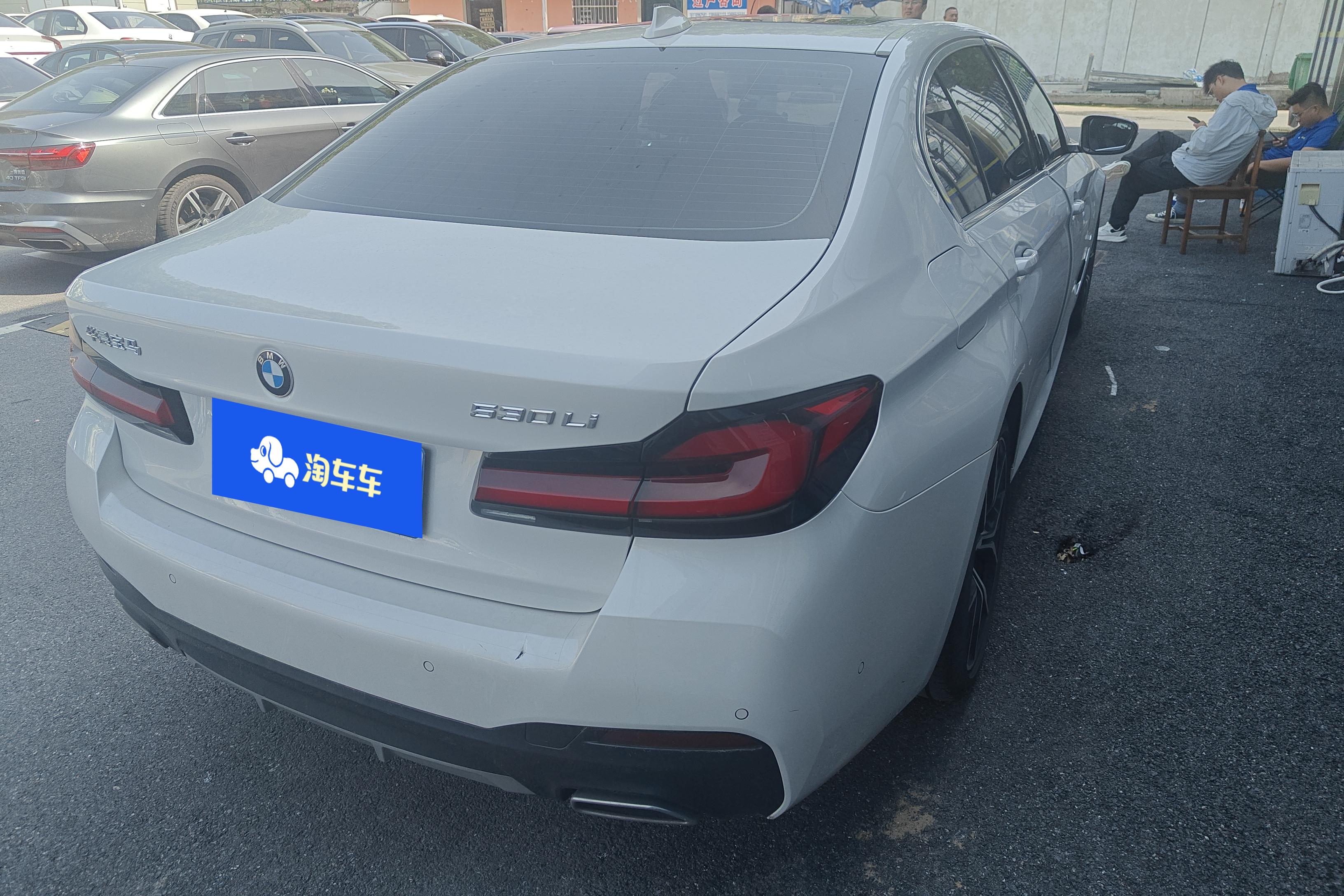 宝马5系 530Li 2021款 2.0T 自动 后驱 改款尊享型M运动套装 (国Ⅵ) 
