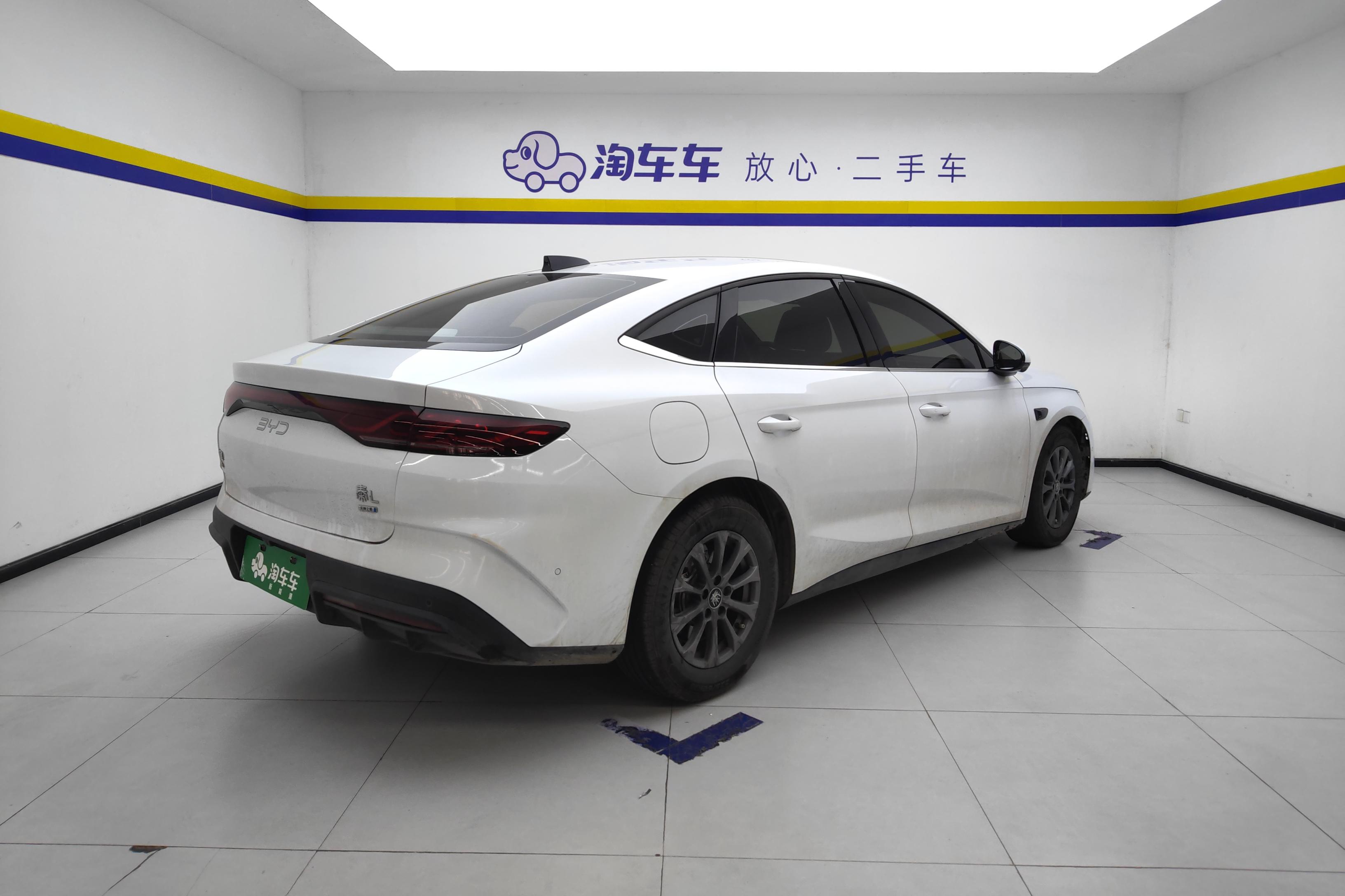 比亚迪秦L 2025款 10.08kWh1.5L 前驱 插电式油电混合 80KM领先型 (国Ⅵ) 