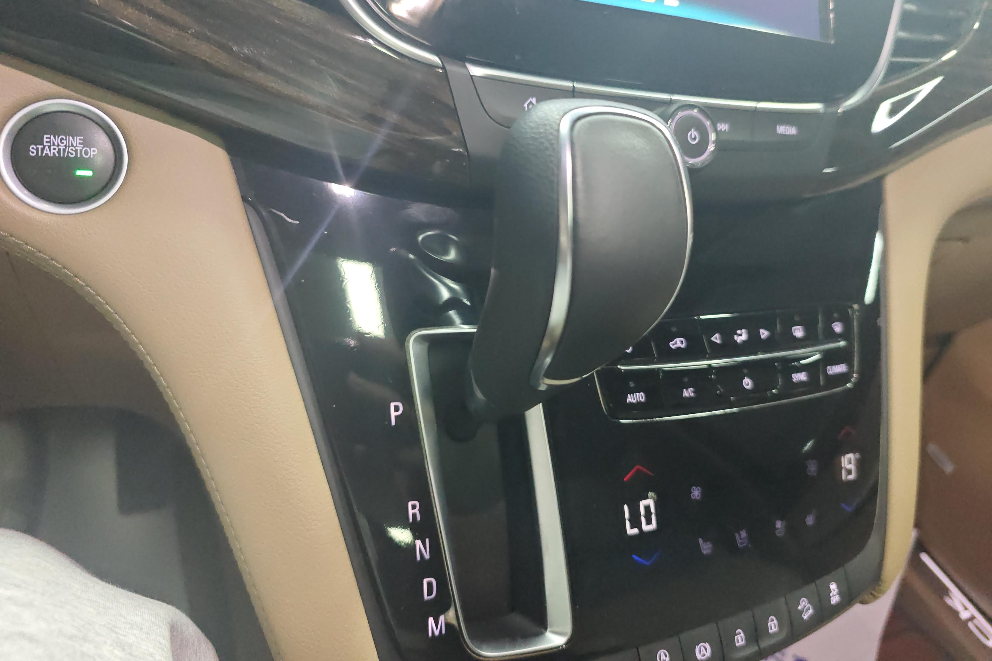 别克GL8 2018款 2.0T 自动 前驱 7座 28T旗舰型ES (国Ⅵ) 