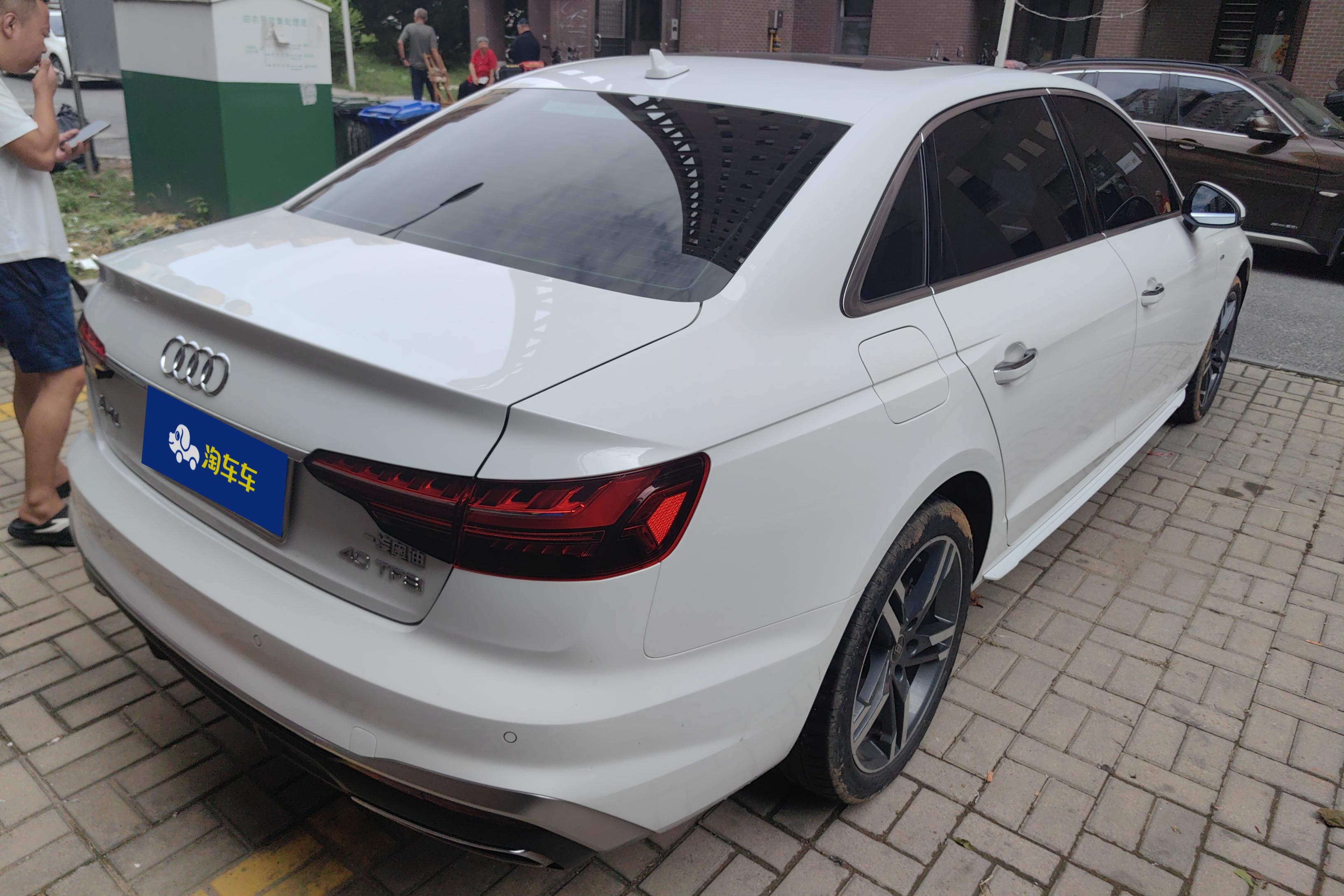 奥迪A4L 40TFSI 2022款 2.0T 自动 前驱 时尚动感型 (国Ⅵ) 