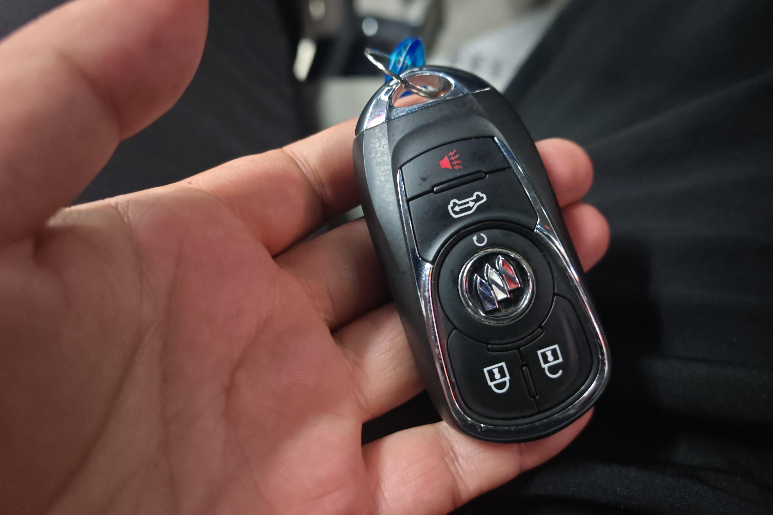 别克GL8 陆上公务舱 2021款 2.0T 自动 前驱 7座 652T豪华型 (国Ⅵ) 