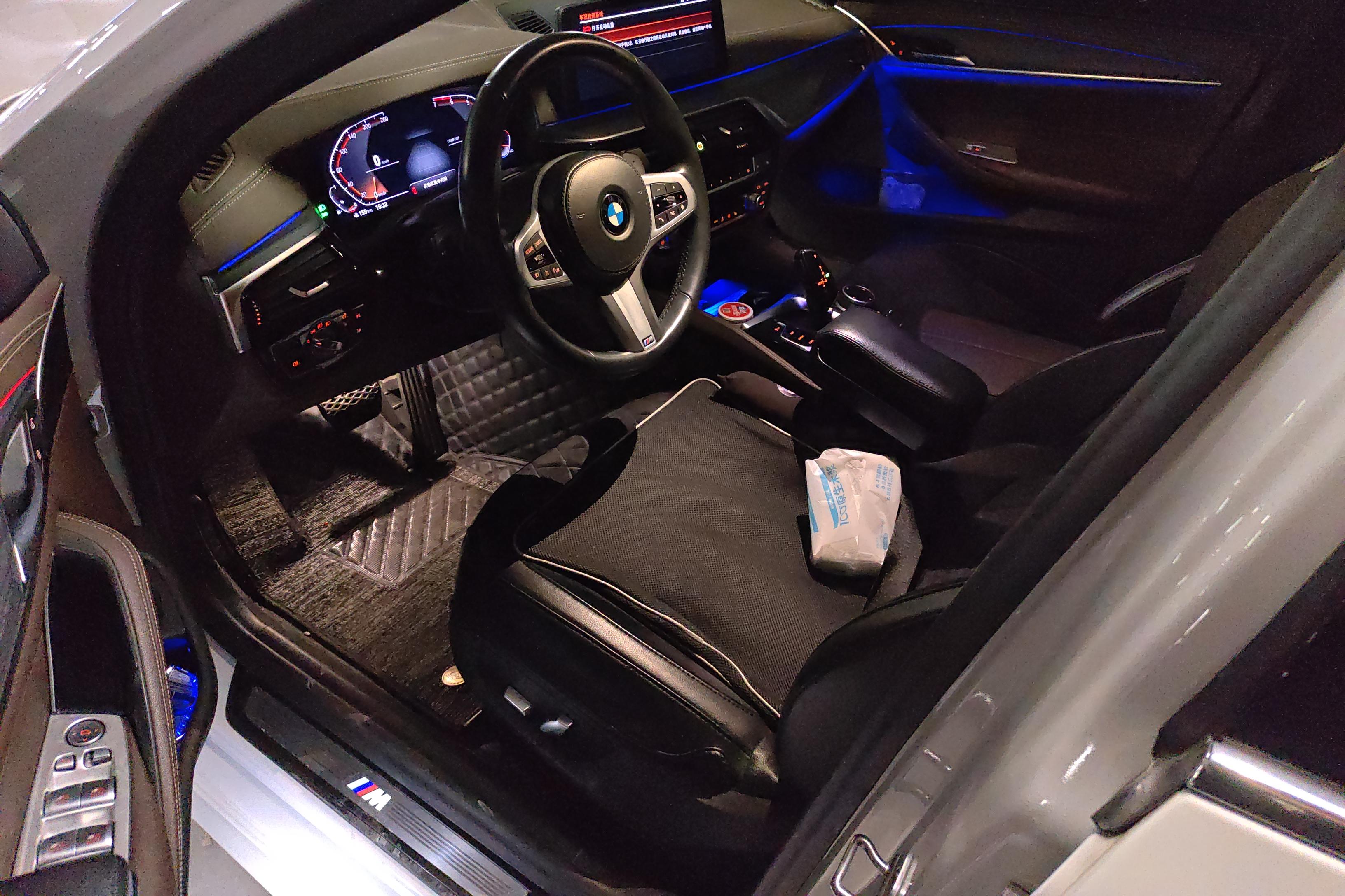 宝马5系 530Li 2021款 2.0T 自动 后驱 改款领先型M运动套装 (国Ⅵ) 