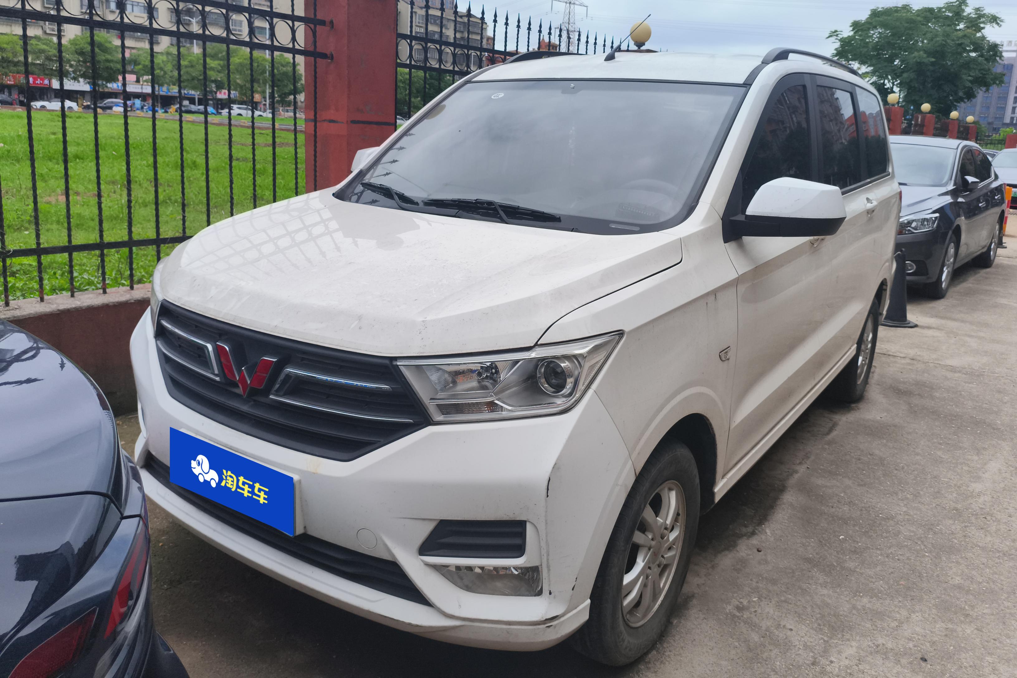 五菱宏光 S 2018款 1.5L 手动 后驱 7座 舒适型 (国Ⅴ) 