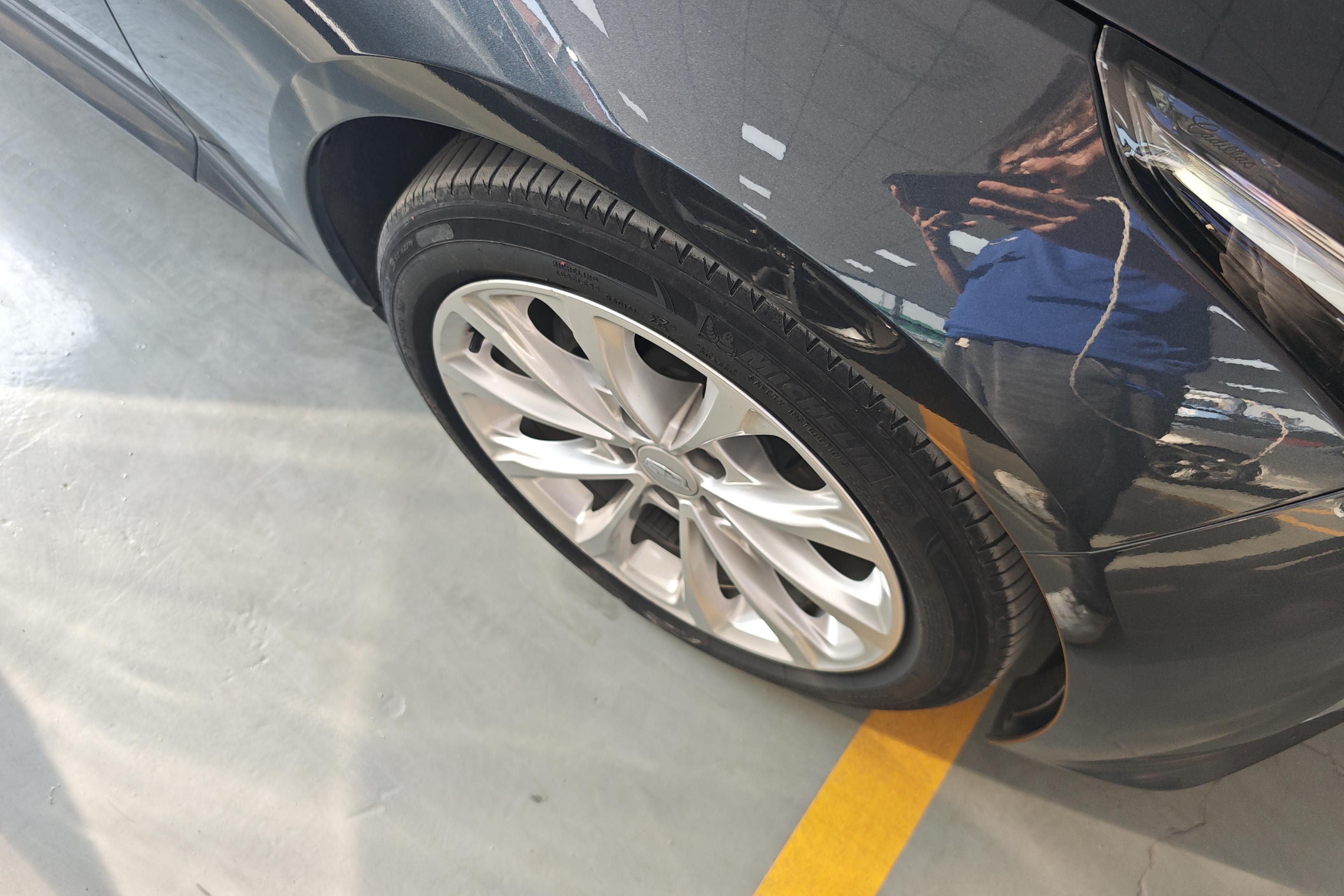 凯迪拉克CT5 2021款 2.0T 自动 后驱 28T豪华型 (国Ⅵ) 