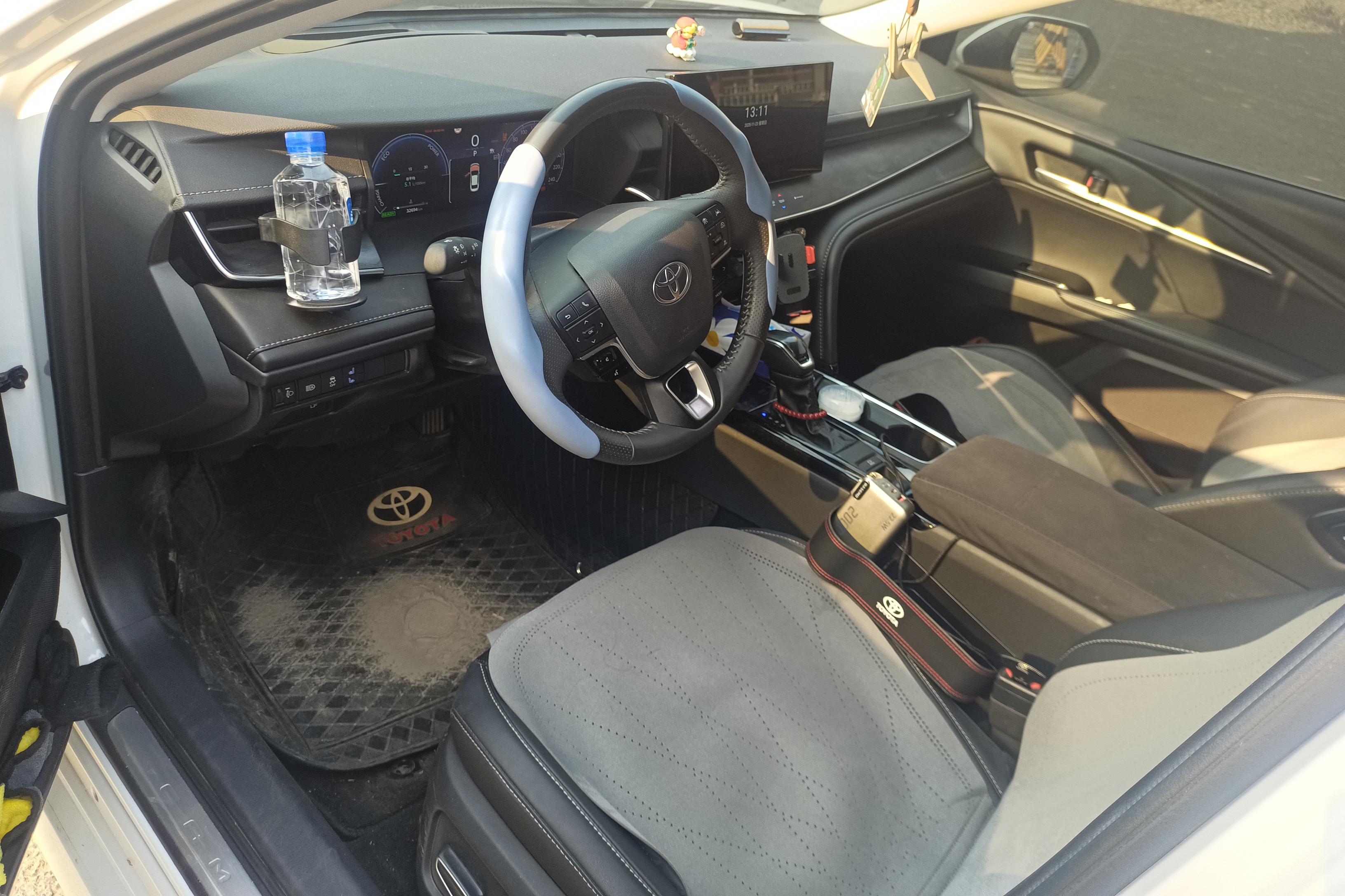 丰田凯美瑞 2024款 2.0L 自动 尊贵版 (国Ⅵ) 