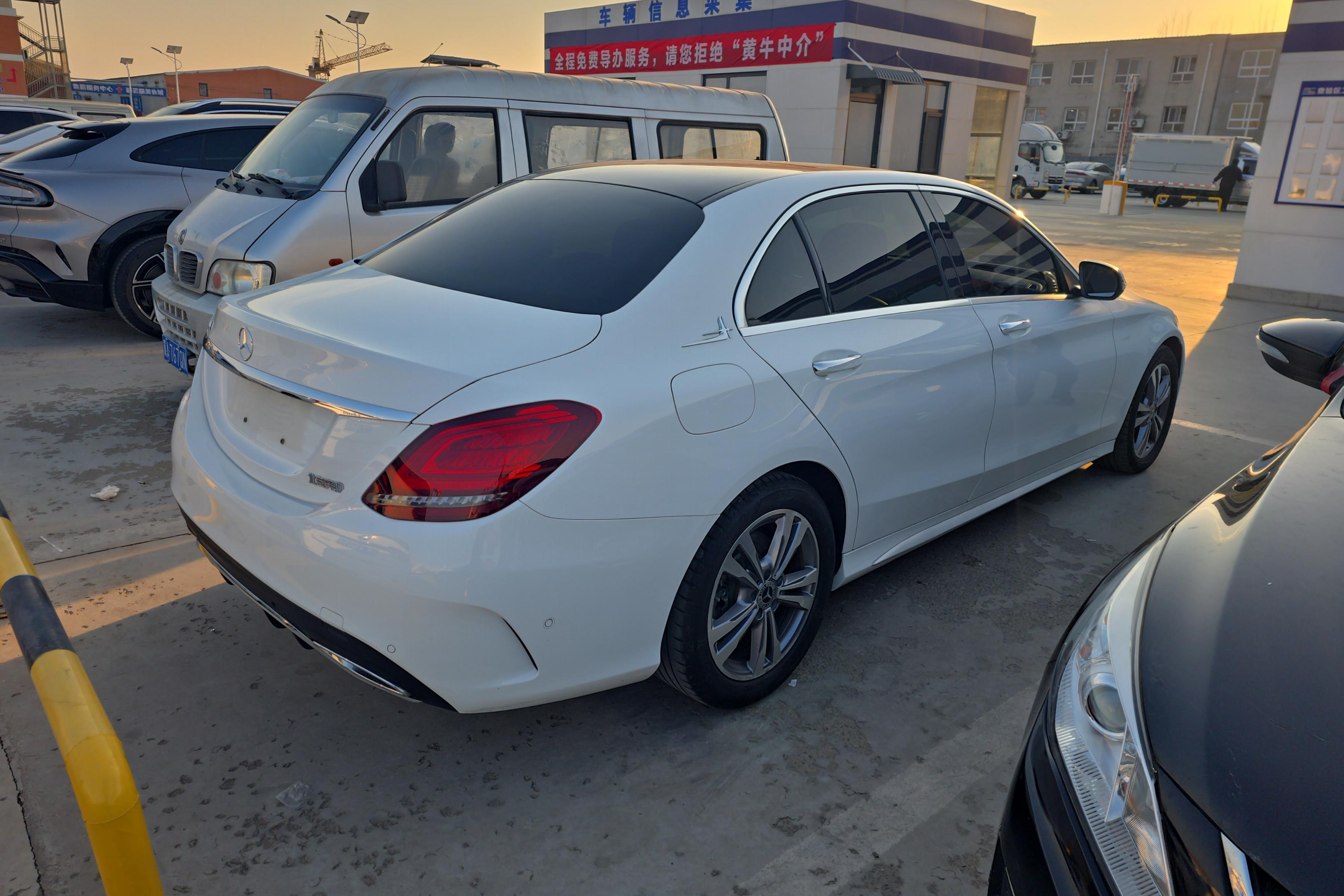 奔驰C级 2021款 1.5T 后驱 时尚型运动版 (国Ⅵ) 