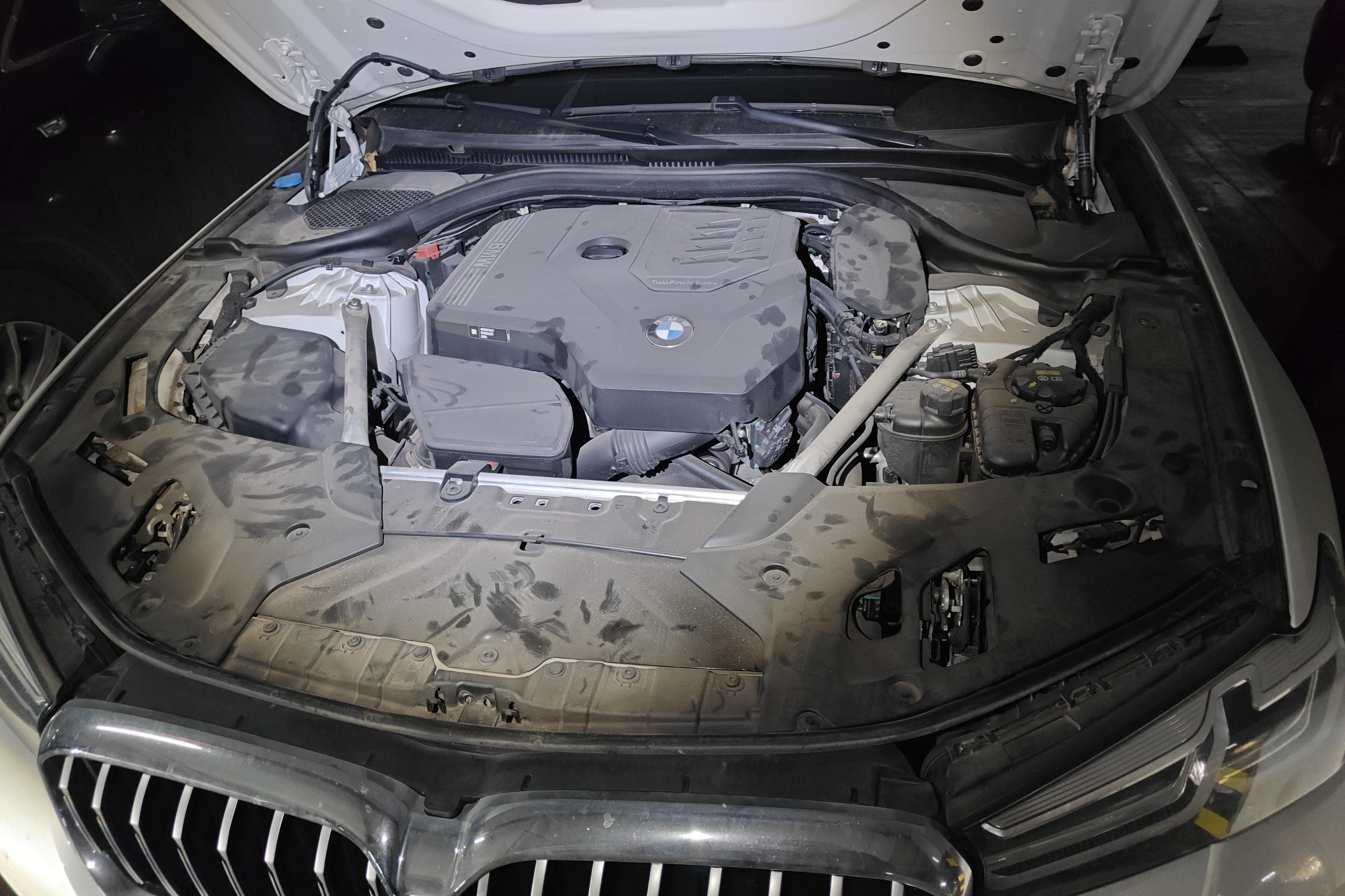 宝马5系 530Li 2022款 2.0T 自动 后驱 改款领先型M运动套装 (国Ⅵ) 