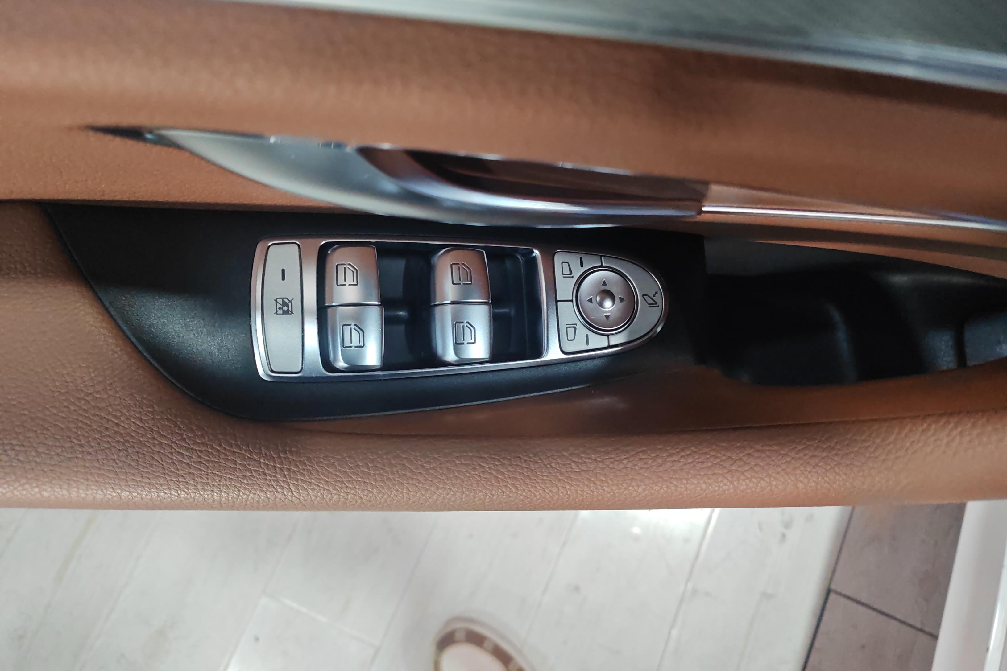奔驰E级 E200 2018款 2.0T 自动 后驱 运动型 (国Ⅴ) 