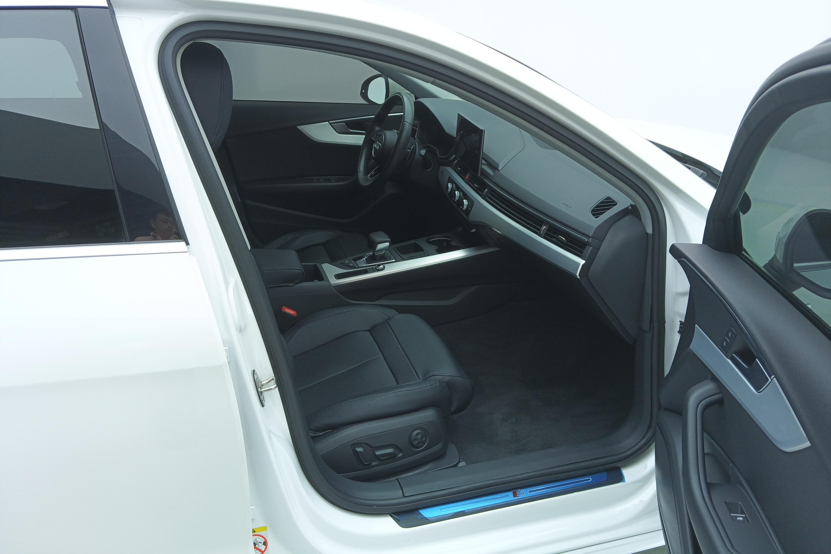 奥迪A4L 40TFSI 2022款 2.0T 自动 前驱 时尚动感型 (国Ⅵ) 