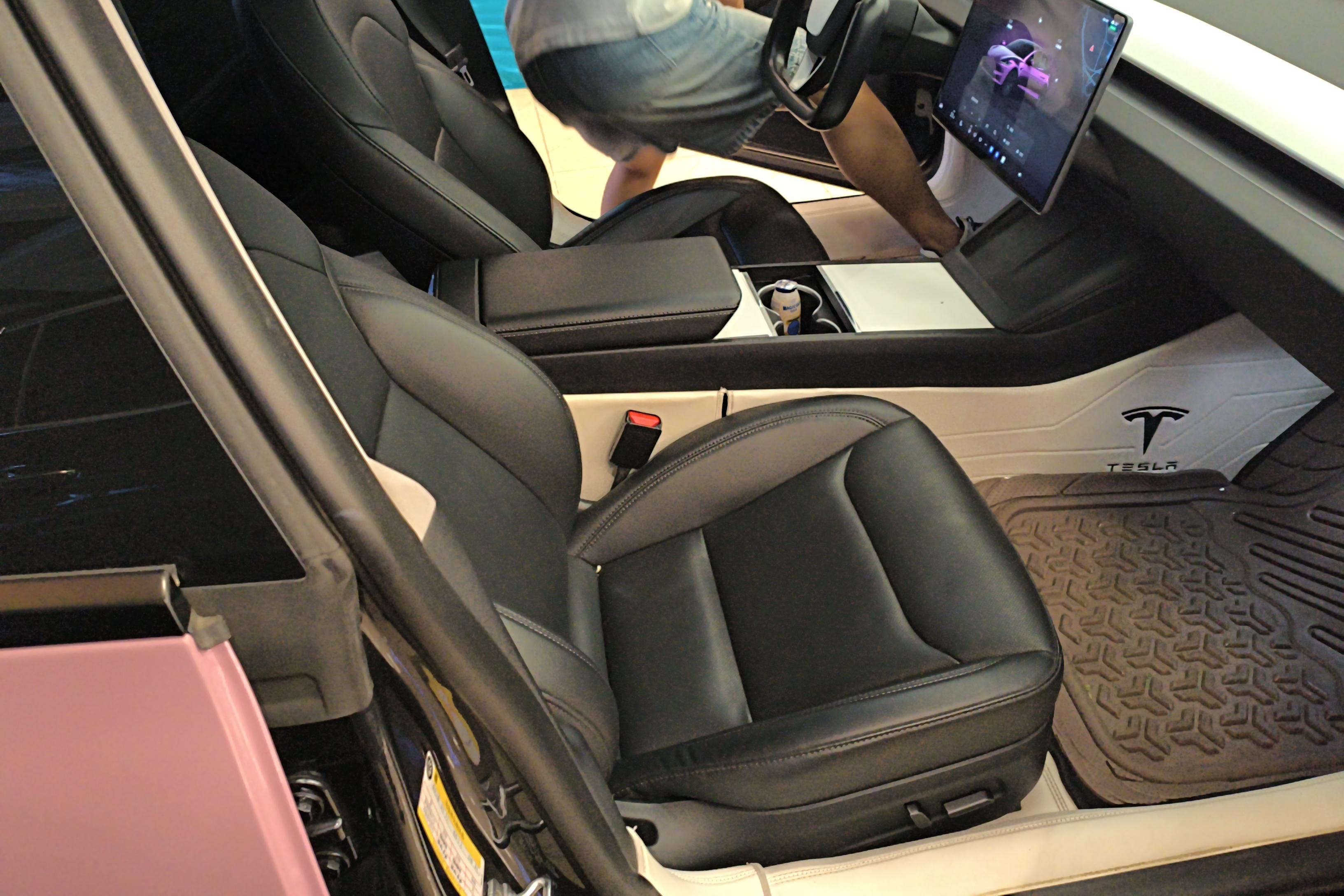 特斯拉MODEL 3 2023款 后驱 纯电动 后轮驱动 