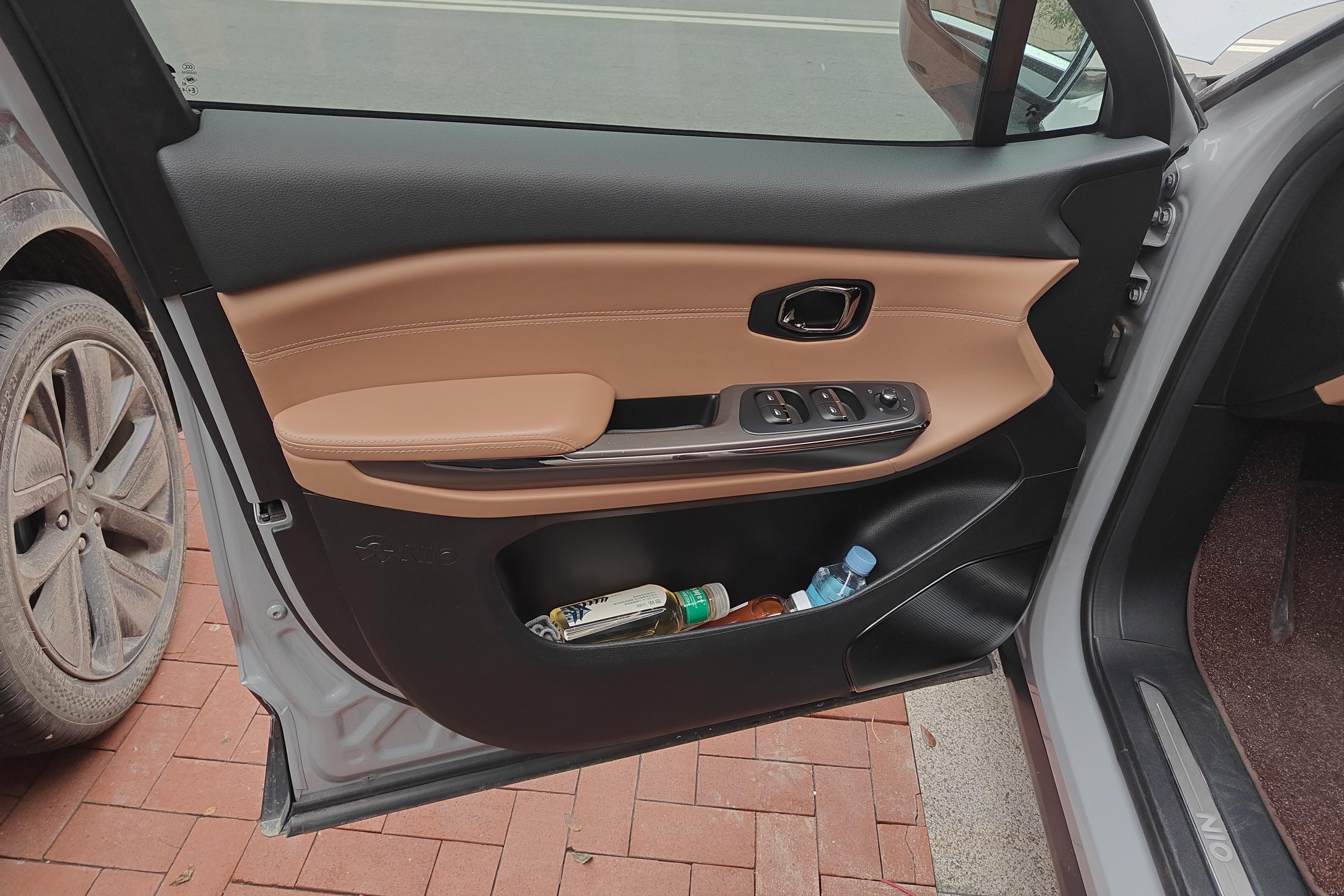 蔚来ES6 2020款 70kWh420km四驱 纯电动 运动版420KM 