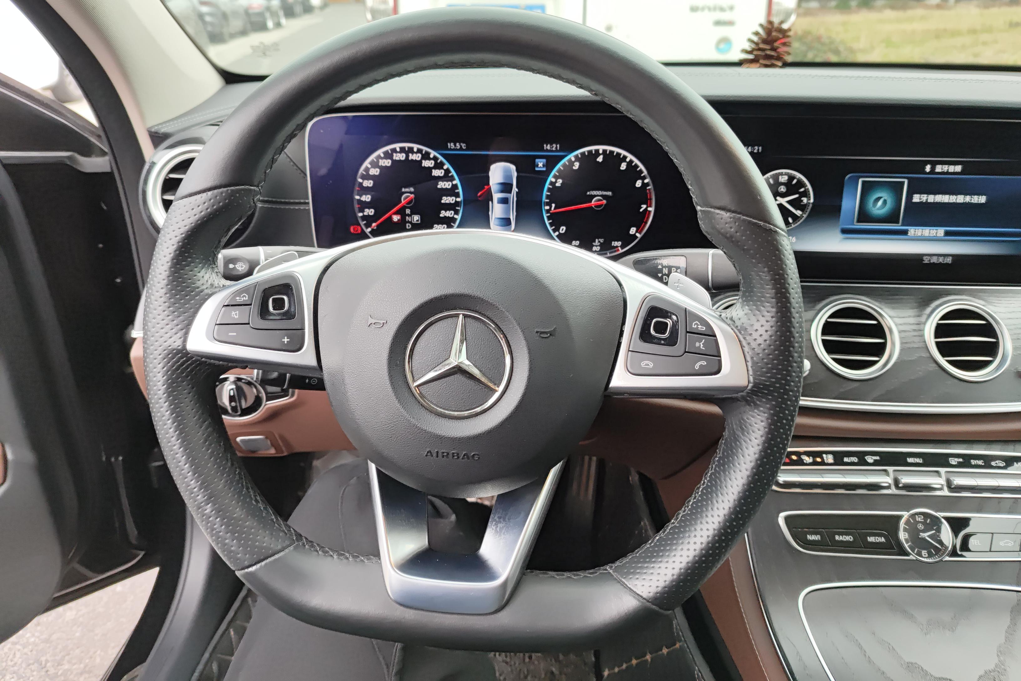 奔驰E级 E300L 2018款 2.0T 自动 后驱 运动豪华型改款 (国Ⅴ) 