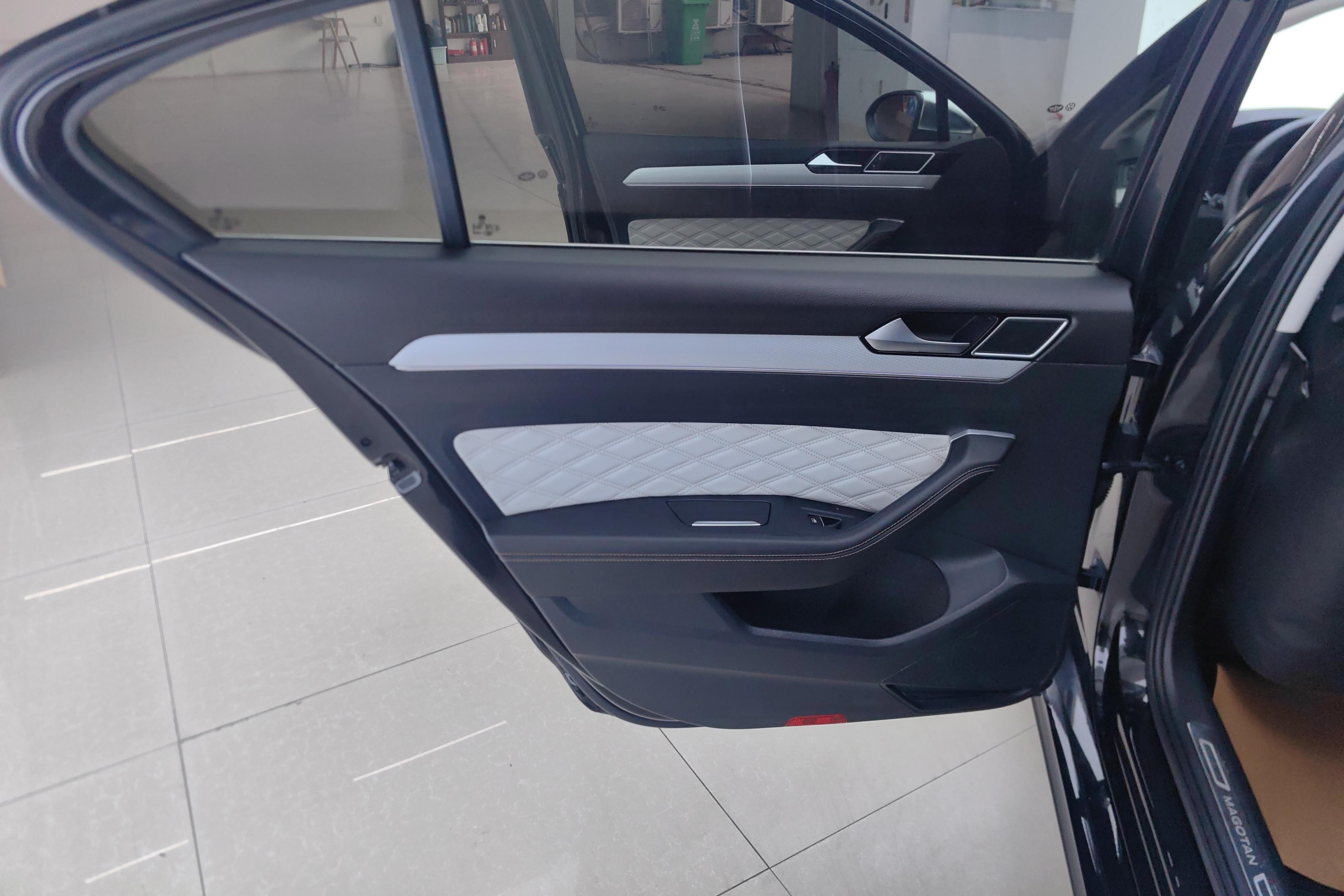 大众迈腾 2023款 2.0T 自动 前驱 330TSI豪华型 (国Ⅵ) 