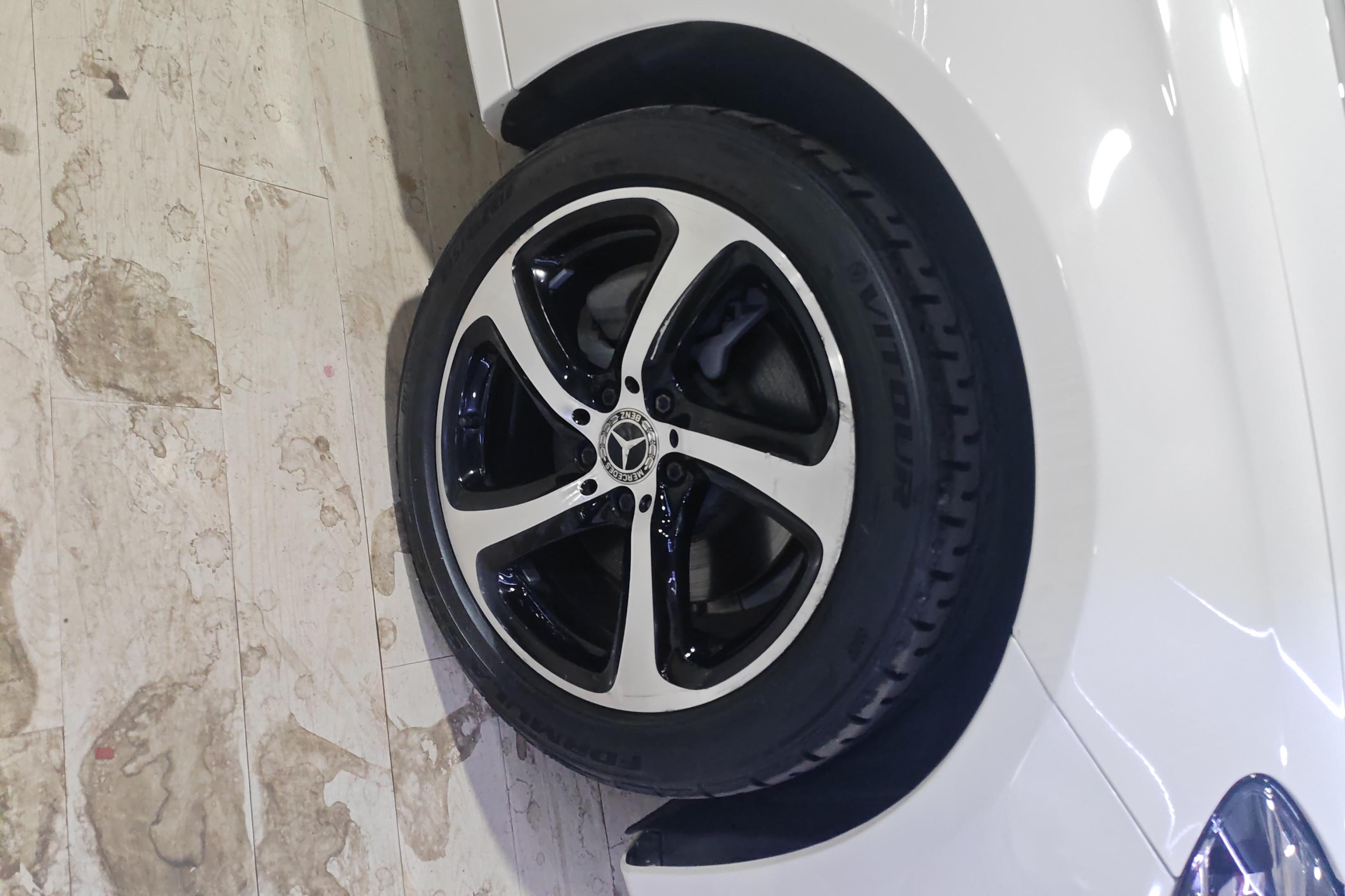 奔驰E级 E200 2018款 2.0T 自动 后驱 运动型 (国Ⅴ) 