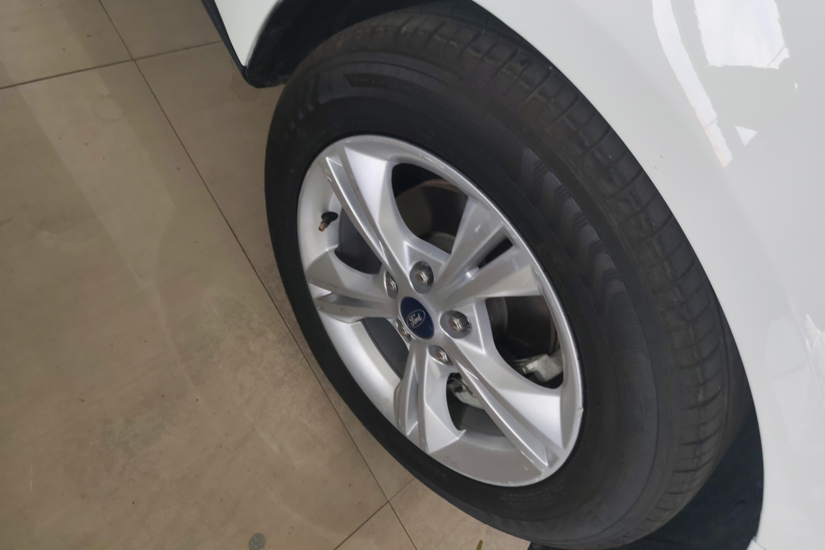 福特福克斯两厢 2015款 1.6L 自动 前驱 舒适型 (国Ⅴ) 
