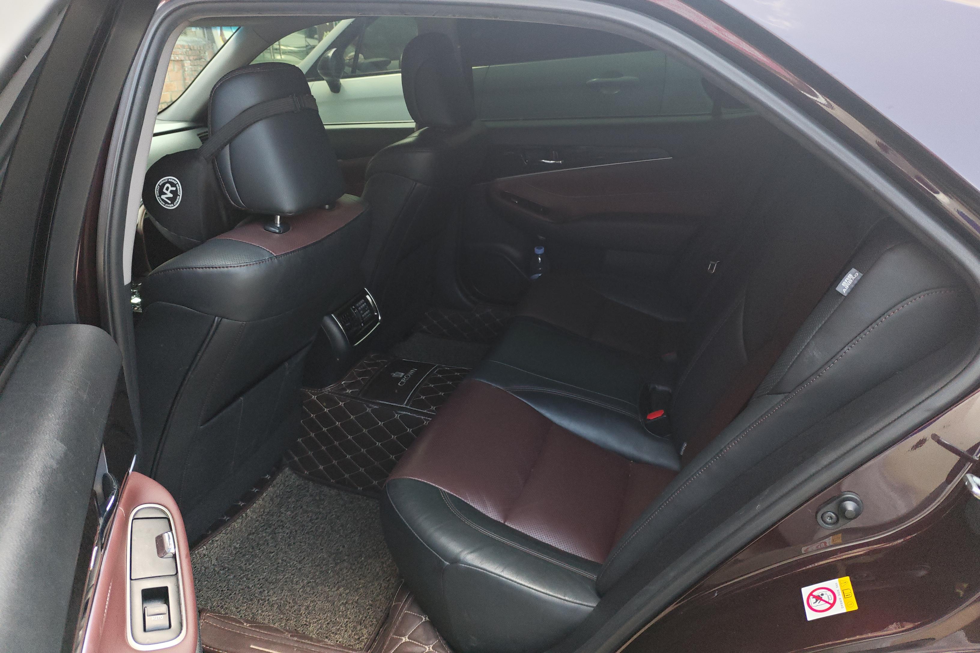 丰田皇冠 2018款 2.0T 自动 后驱 运动版 (国Ⅴ) 
