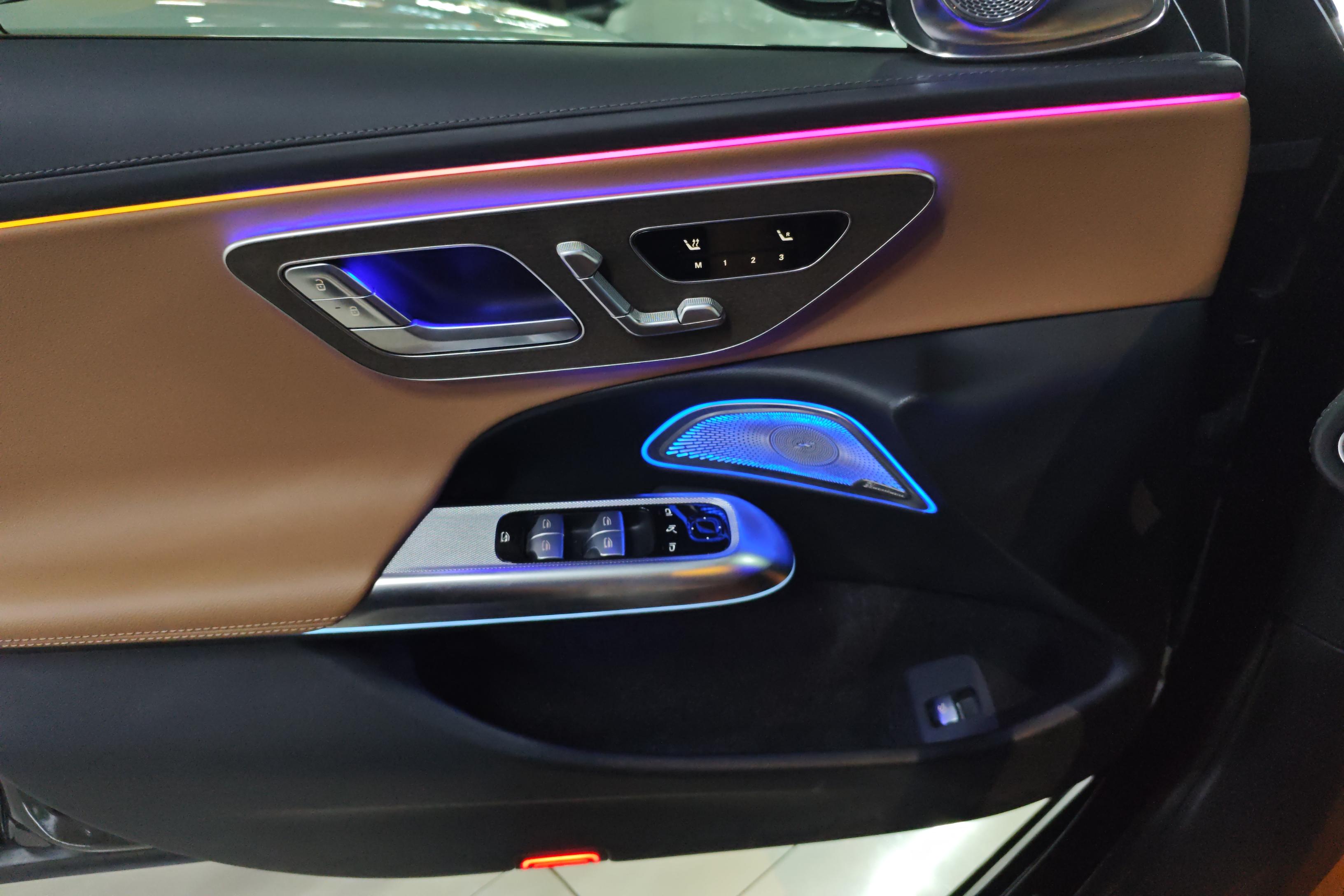 奔驰E级 E300L 2024款 2.0T 自动 后驱 时尚型 (国Ⅵ) 