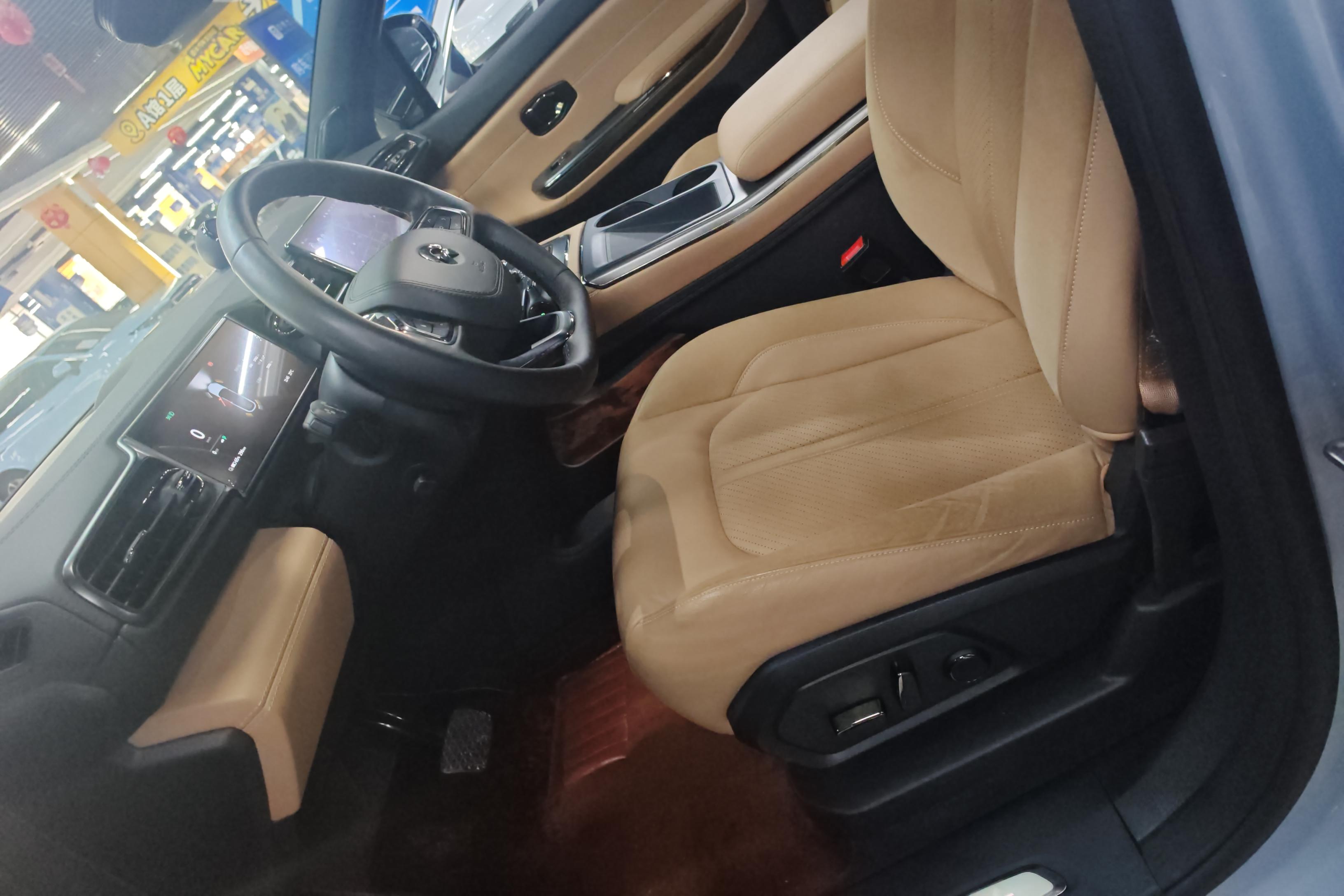 蔚来ES6 2019款 70kWh420km四驱 纯电动 运动版420KM 