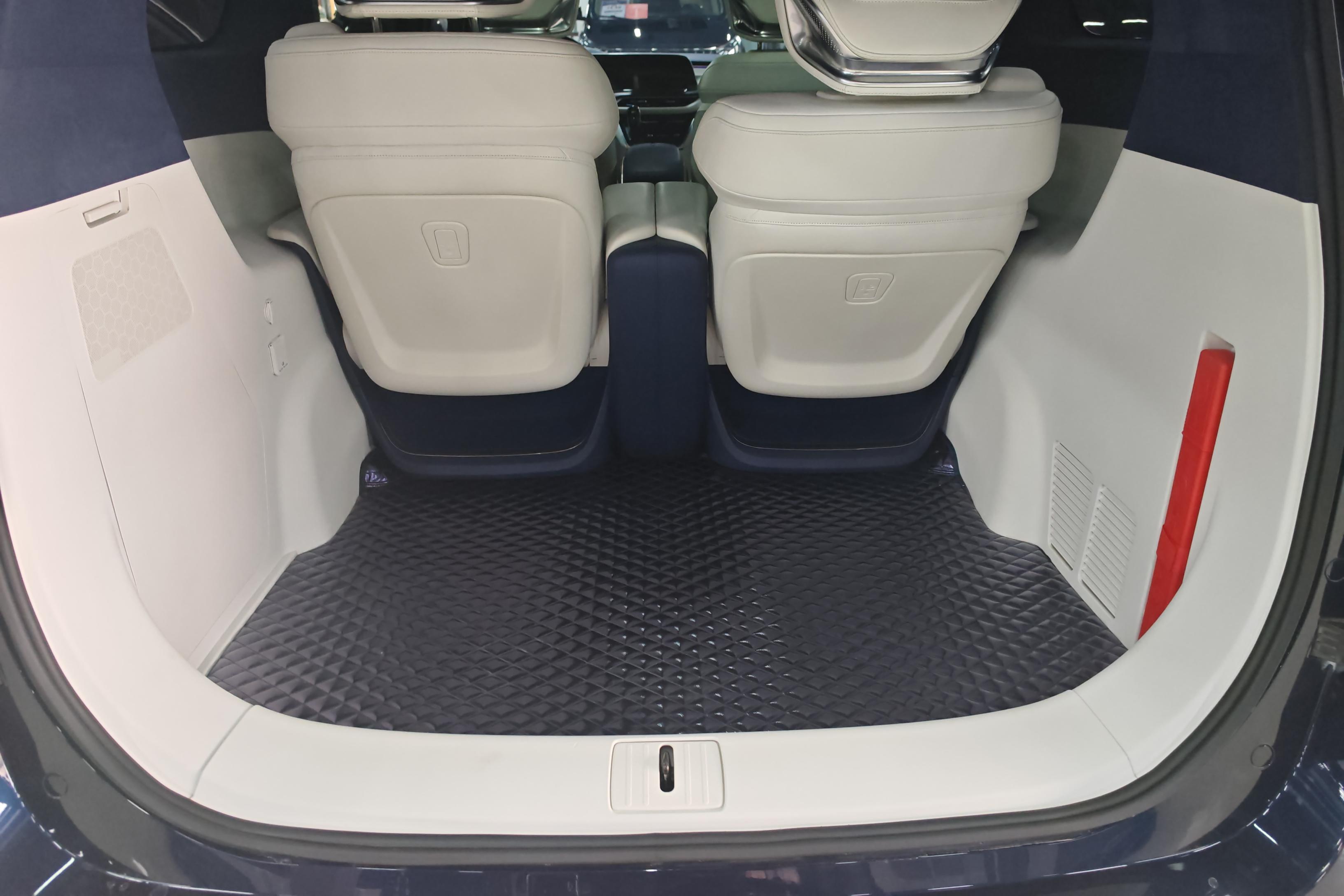别克GL8 2020款 2.0T 自动 前驱 4座 尊礼版Avenir (国Ⅵ) 