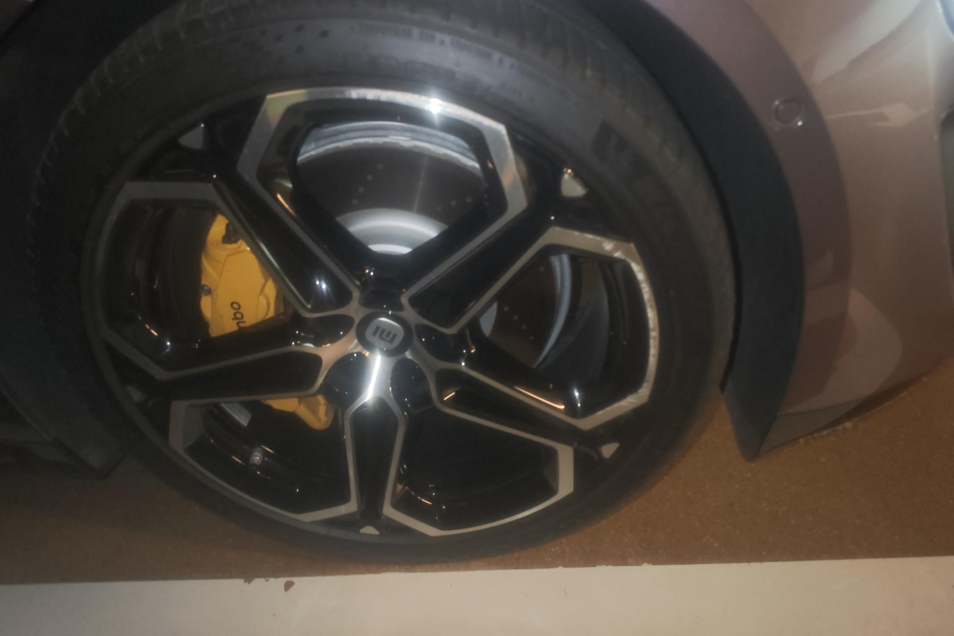 小米汽车SU7 2024款 0.0T 自动 750km-Max创始版 