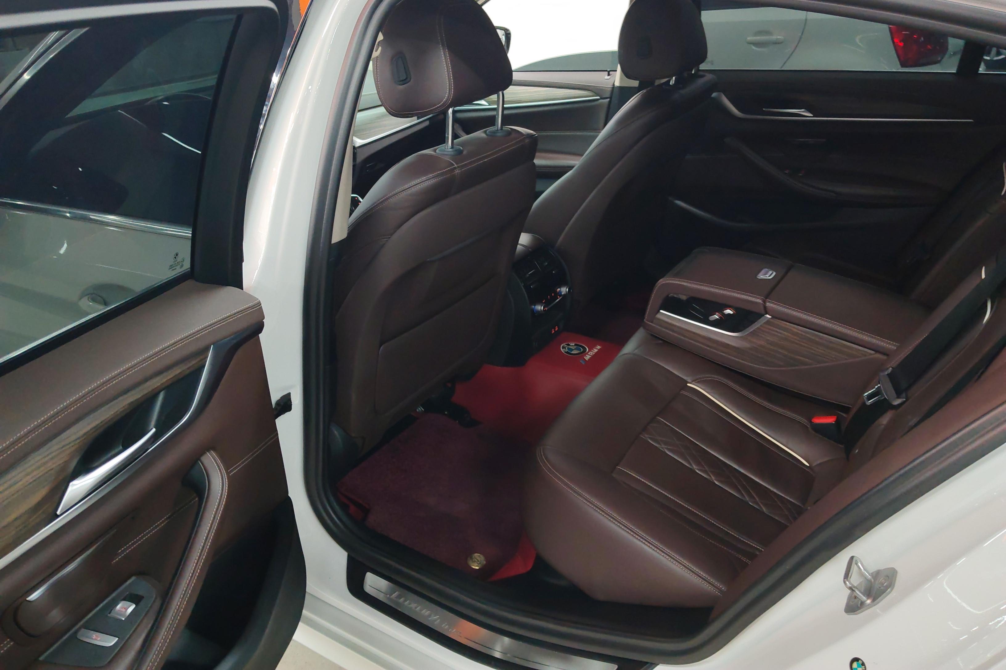 宝马5系 530Li 2020款 2.0T 自动 后驱 领先型M运动套装 (国Ⅵ) 