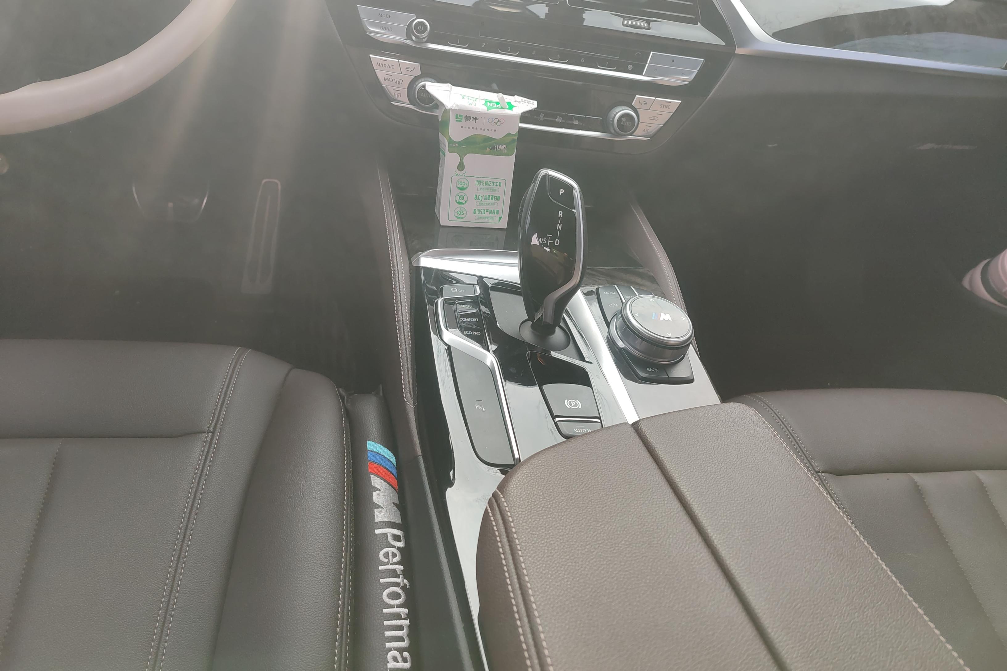 宝马5系 525Li 2019款 2.0T 自动 后驱 M运动套装改款 (国Ⅵ) 