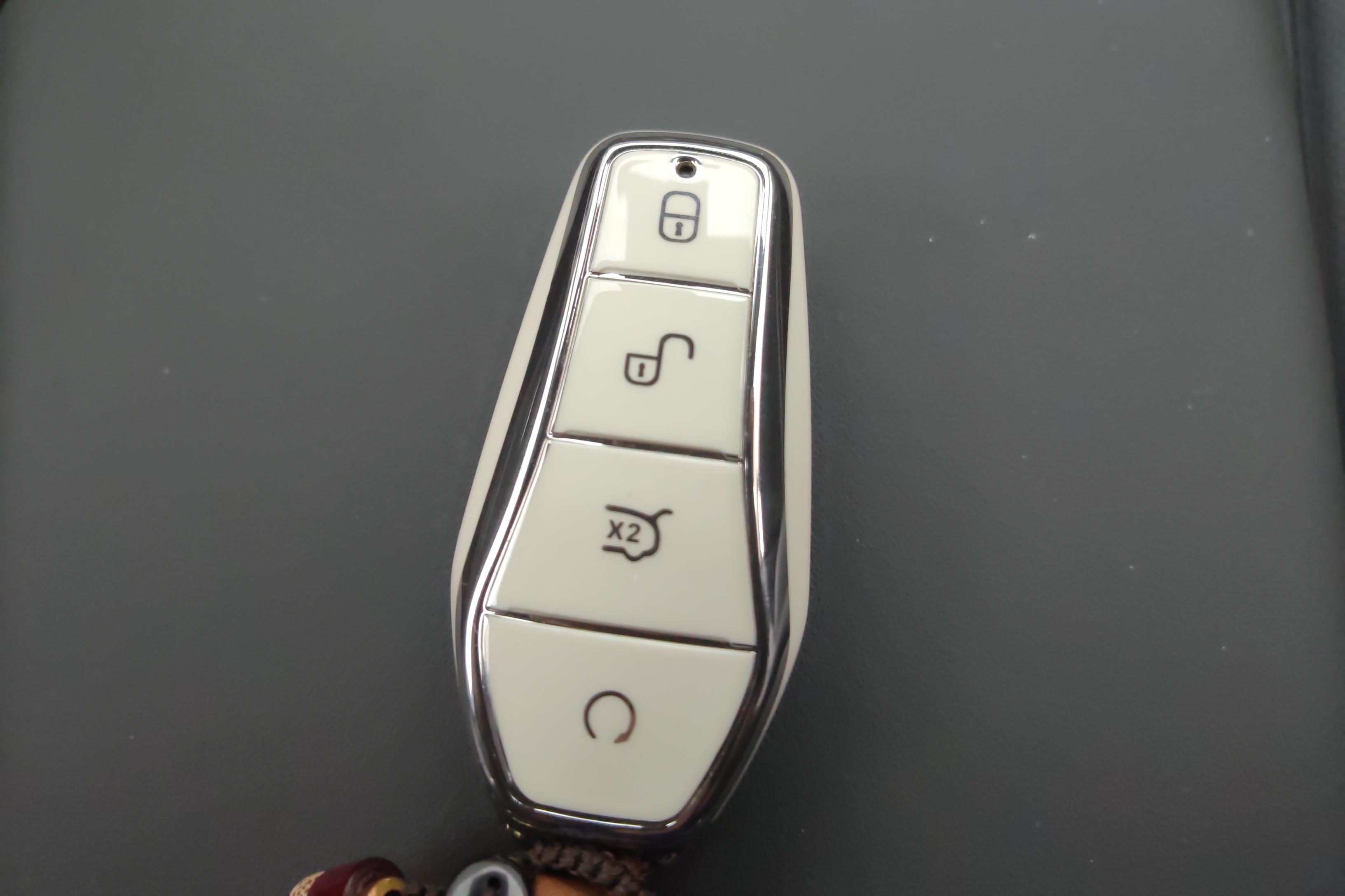 比亚迪秦L 2025款 10.08kWh1.5L 前驱 插电式油电混合 80KM领先型 (国Ⅵ) 