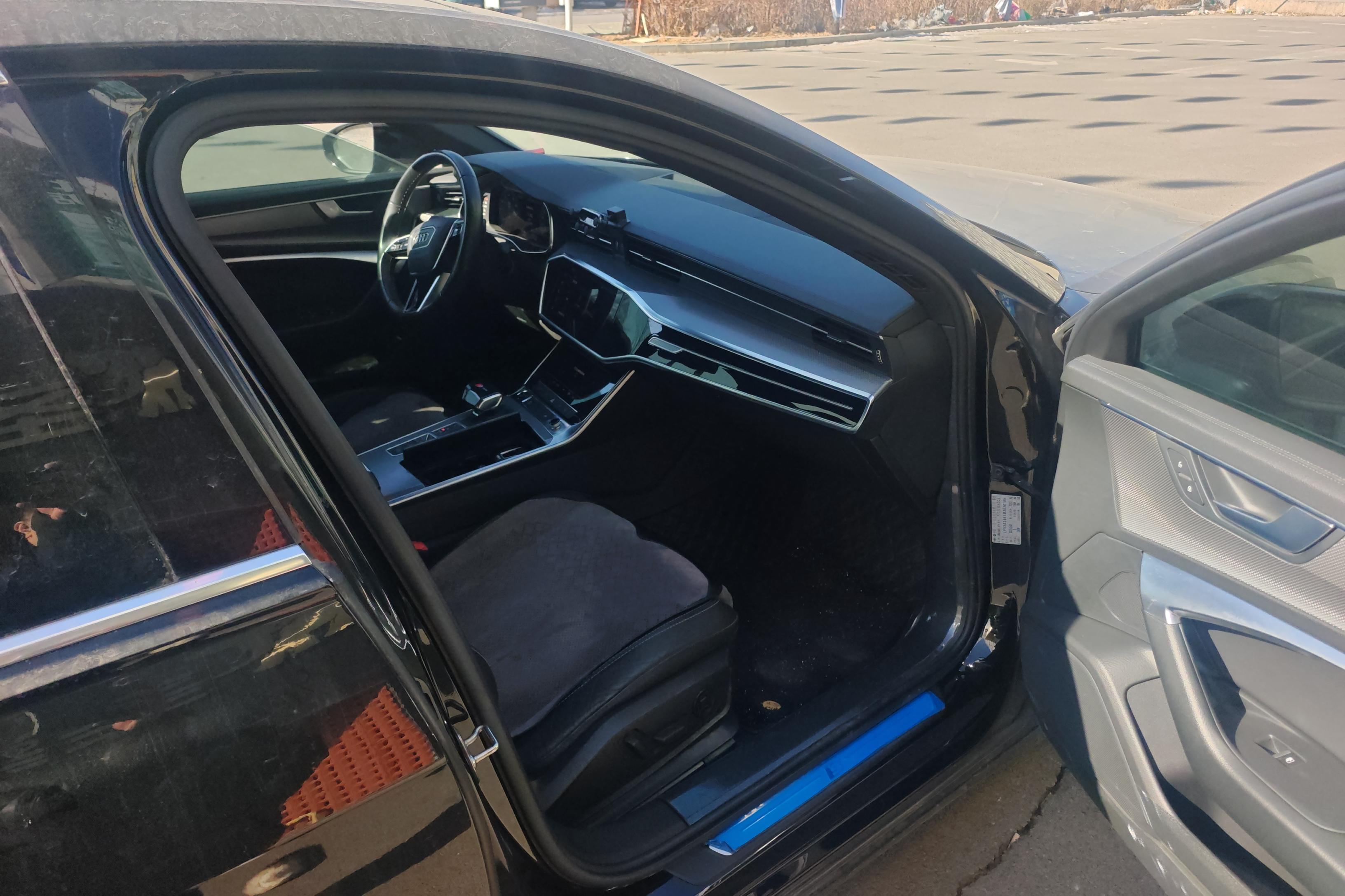 奥迪A6L 45TFSI 2021款 2.0T 自动 前驱 臻选动感型 (国Ⅵ) 