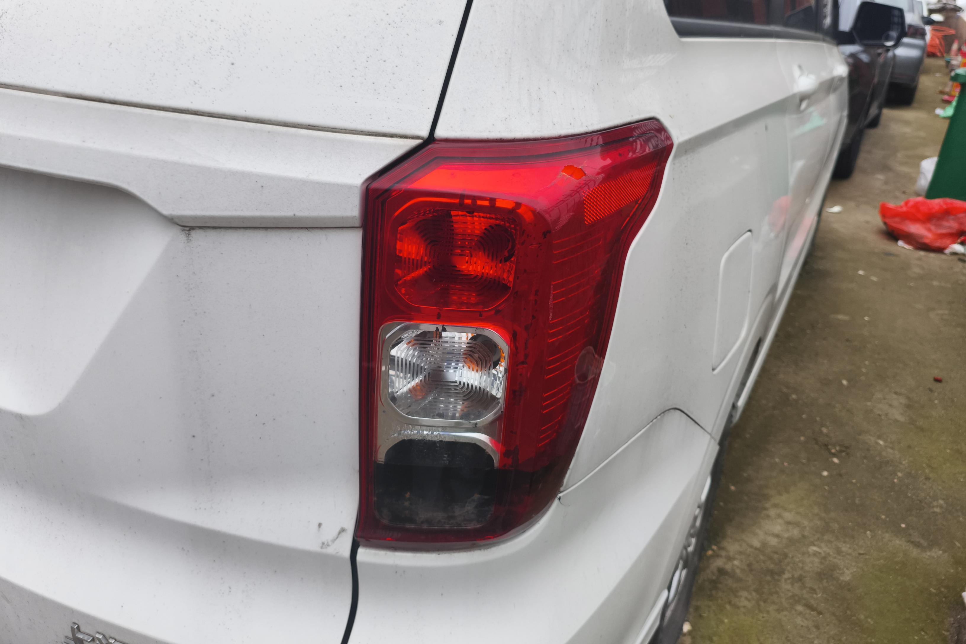 五菱宏光 S 2018款 1.5L 手动 后驱 7座 舒适型 (国Ⅴ) 