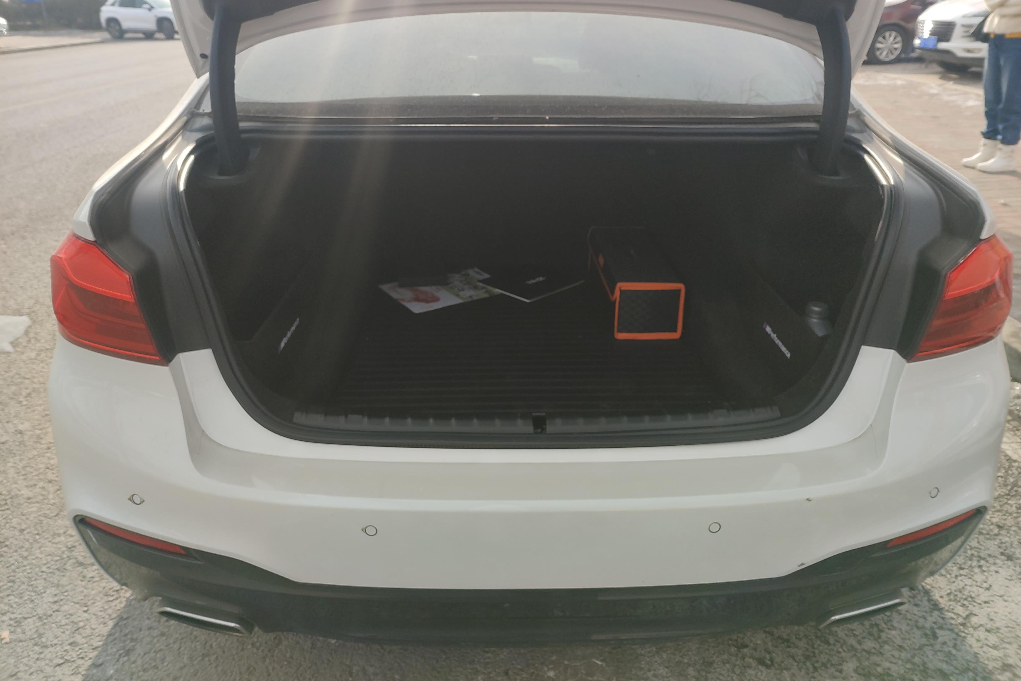 宝马5系 525Li 2019款 2.0T 自动 后驱 M运动套装改款 (国Ⅵ) 