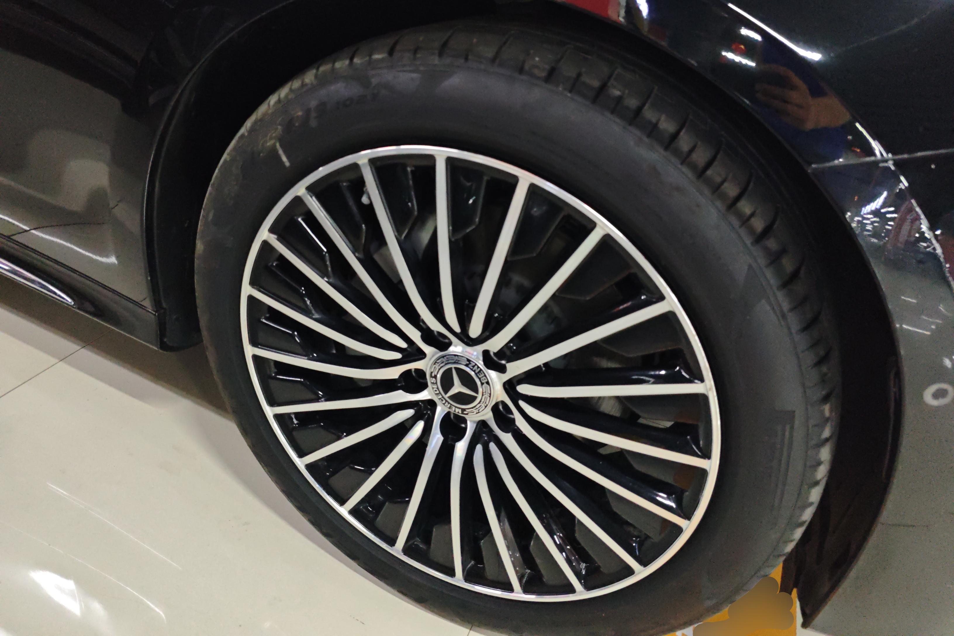 奔驰E级 E300L 2024款 2.0T 自动 后驱 时尚型 (国Ⅵ) 