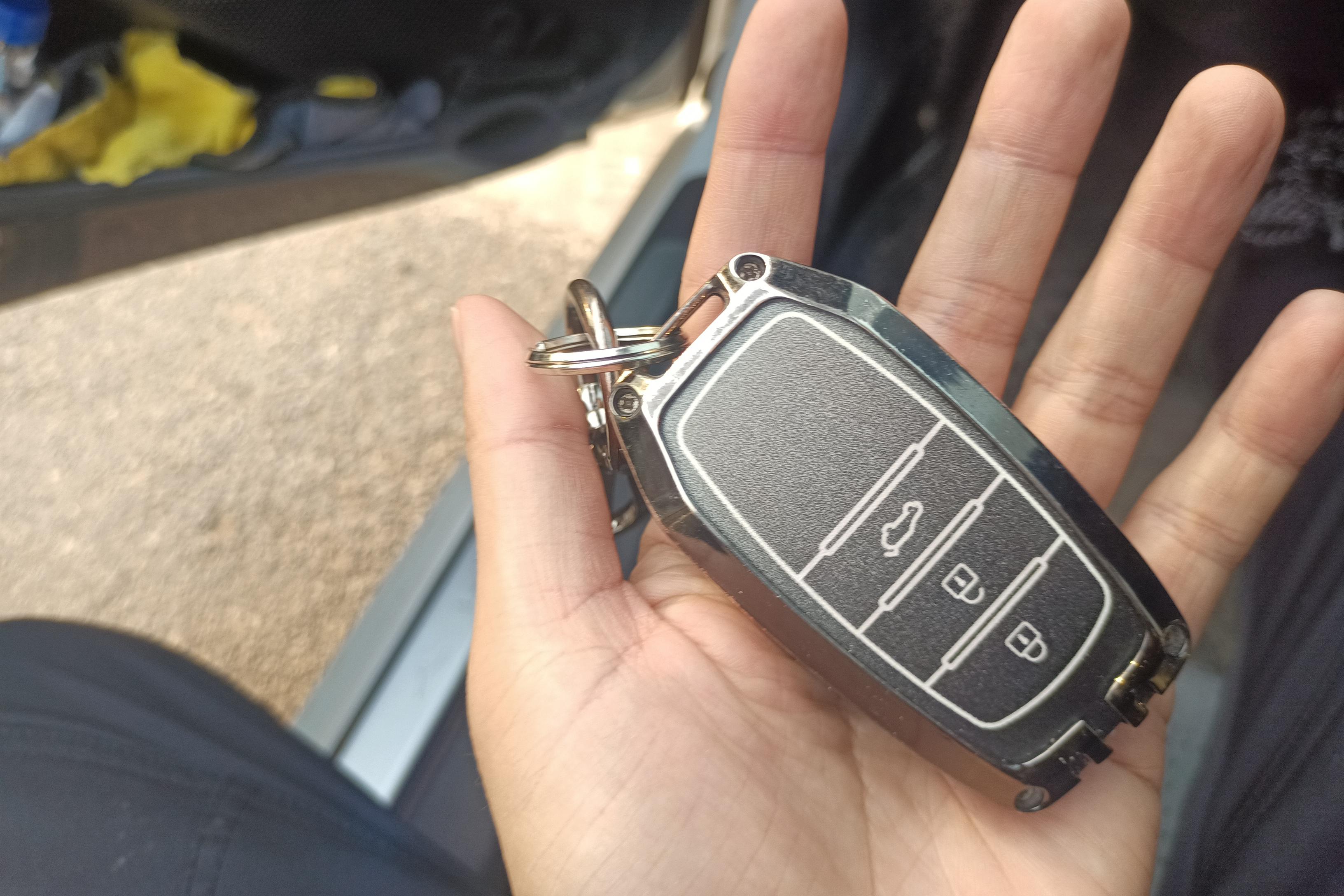 丰田凯美瑞 2024款 2.0L 自动 尊贵版 (国Ⅵ) 