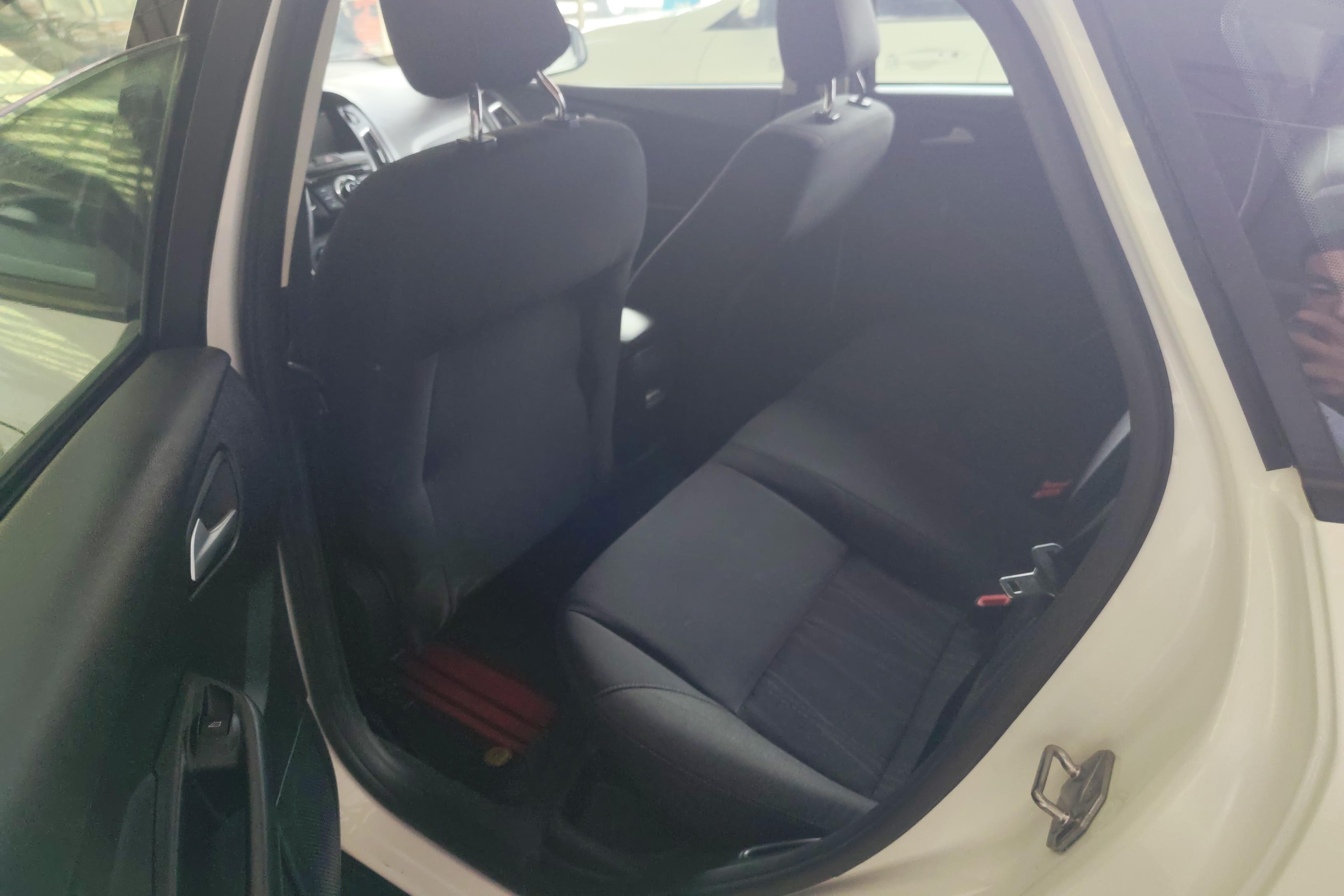 福特福克斯两厢 2015款 1.6L 自动 前驱 舒适型 (国Ⅴ) 