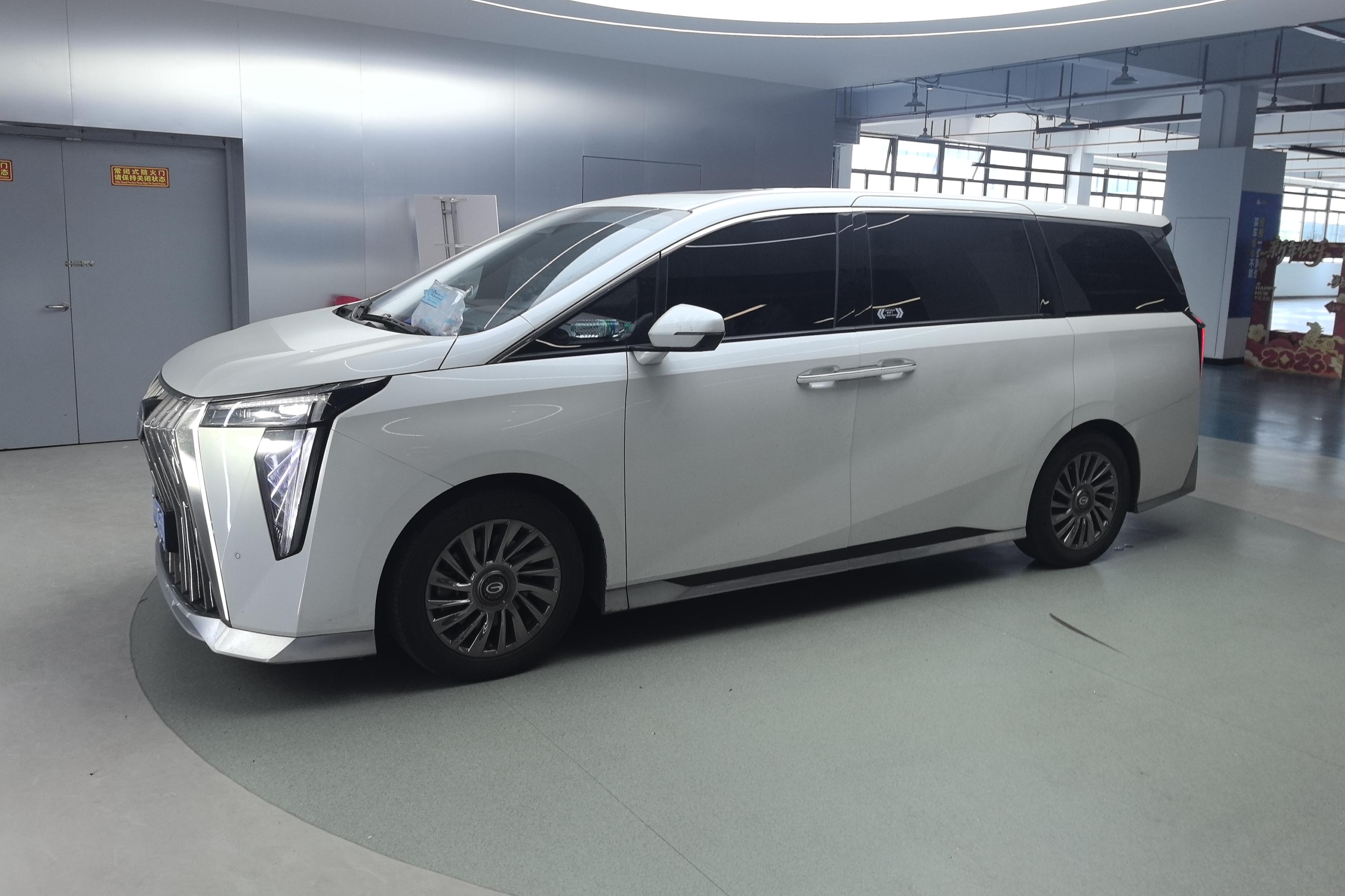 传祺M8 宗师系列 2023款 2.0T 自动 前驱 7座 400T旗舰版 (国Ⅵ) 