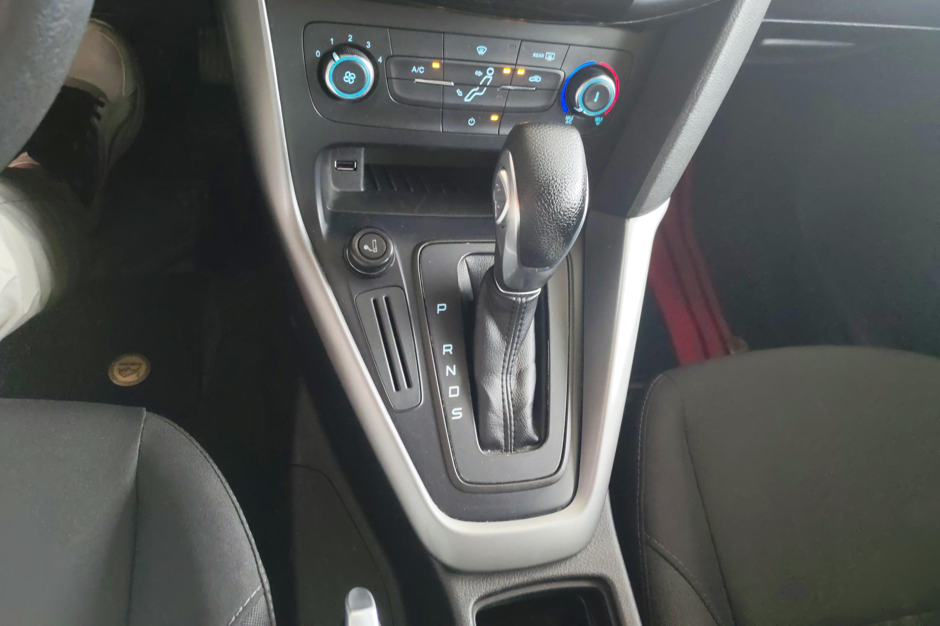 福特福克斯两厢 2015款 1.6L 自动 前驱 舒适型 (国Ⅴ) 