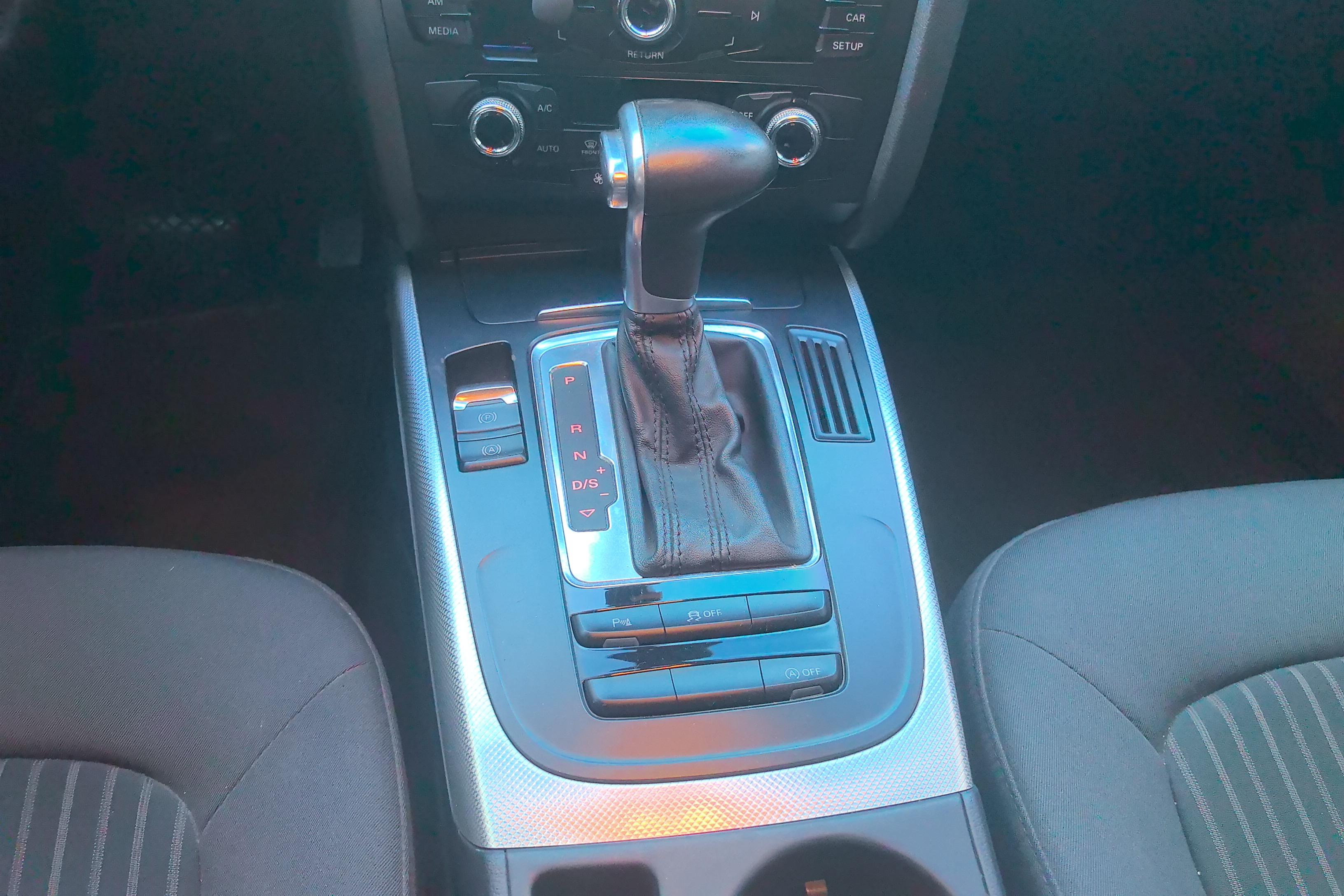 奥迪A4L 35TFSI 2015款 2.0T 自动 前驱 标准型 (国Ⅳ) 