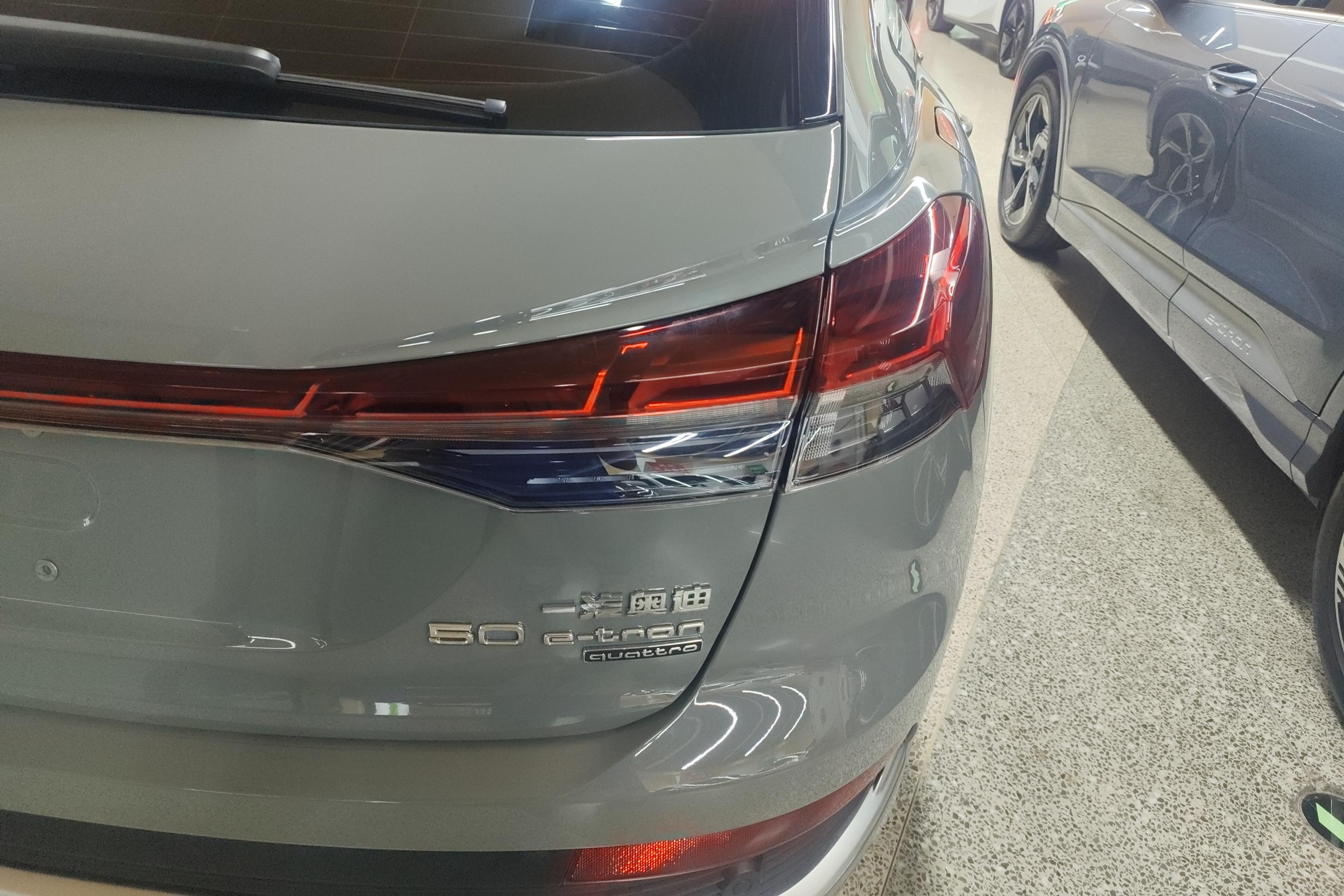 奥迪Q4 e-tron 2022款 后驱 纯电动 40创境版 