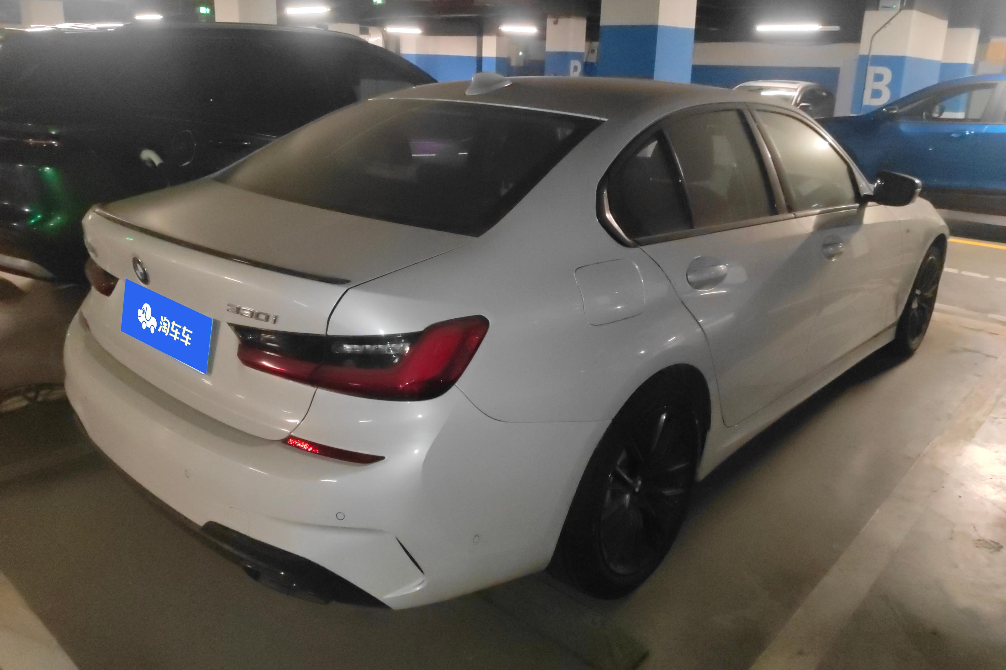 宝马3系 330i 2021款 2.0T 自动 后驱 M运动曜夜套装 (国Ⅵ) 
