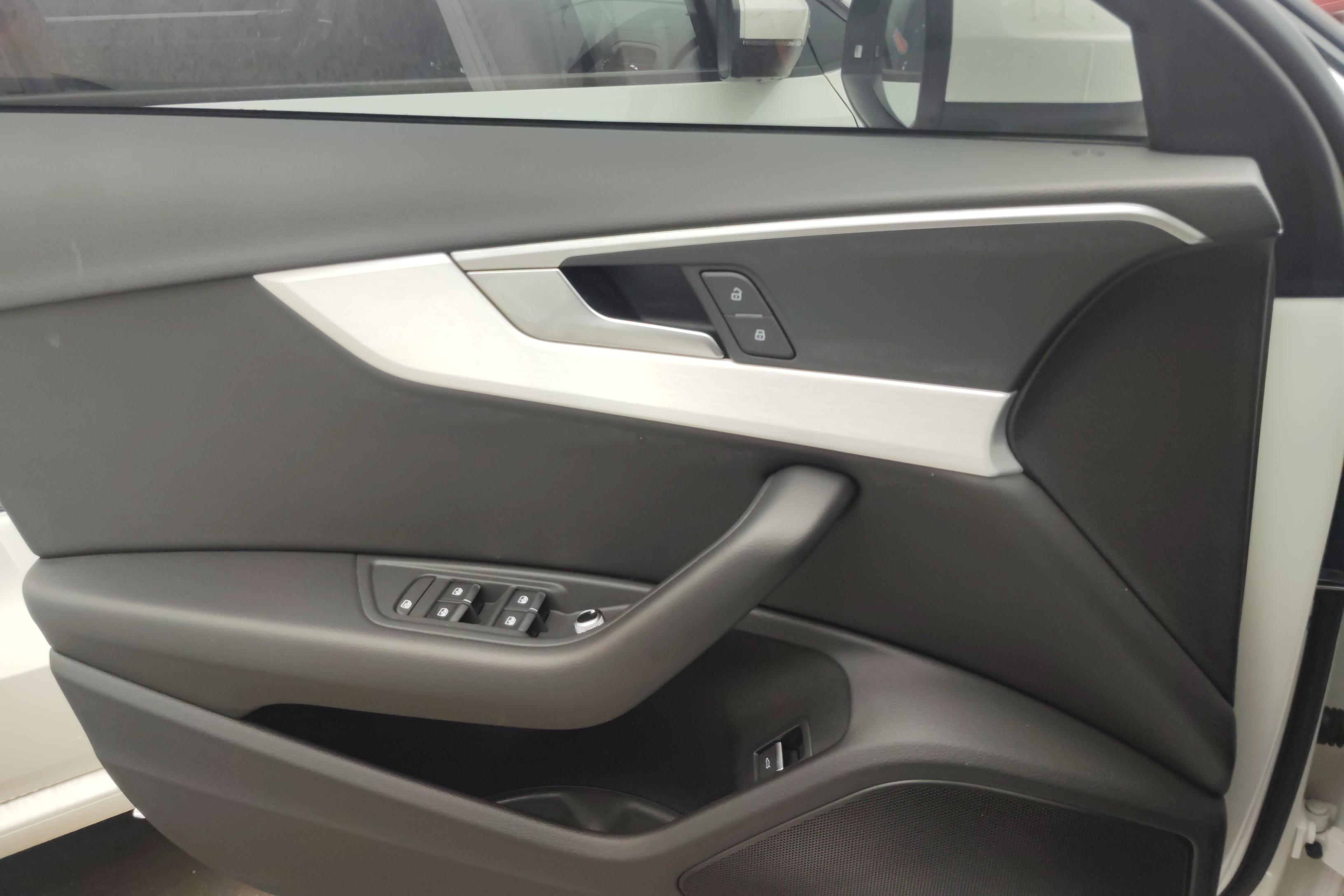 奥迪A4L 40TFSI 2022款 2.0T 自动 前驱 时尚动感型 (国Ⅵ) 