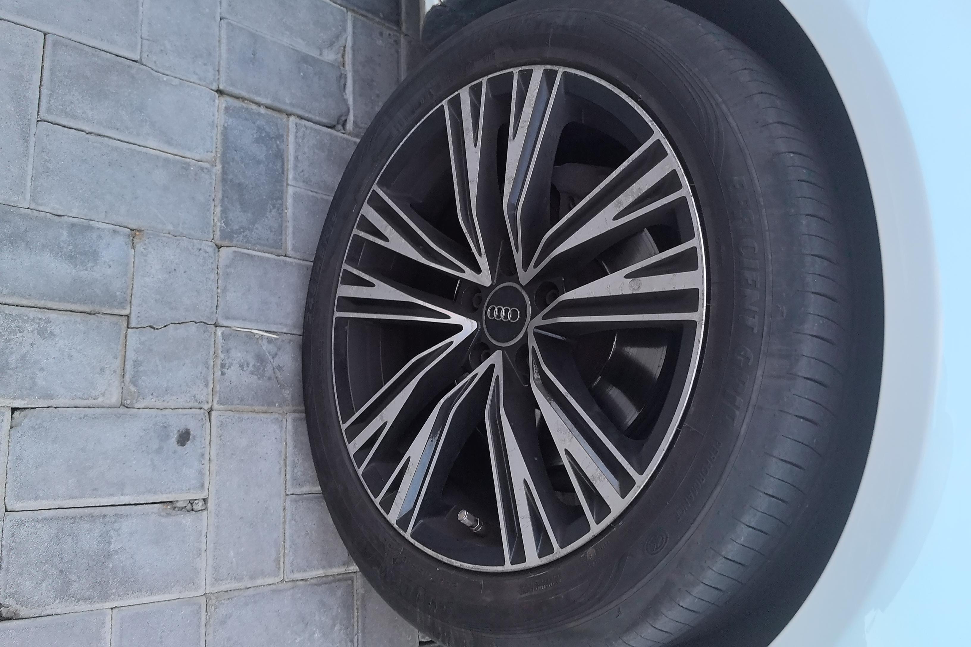 奥迪A4L 35TFSI 2015款 2.0T 自动 前驱 标准型 (国Ⅳ) 