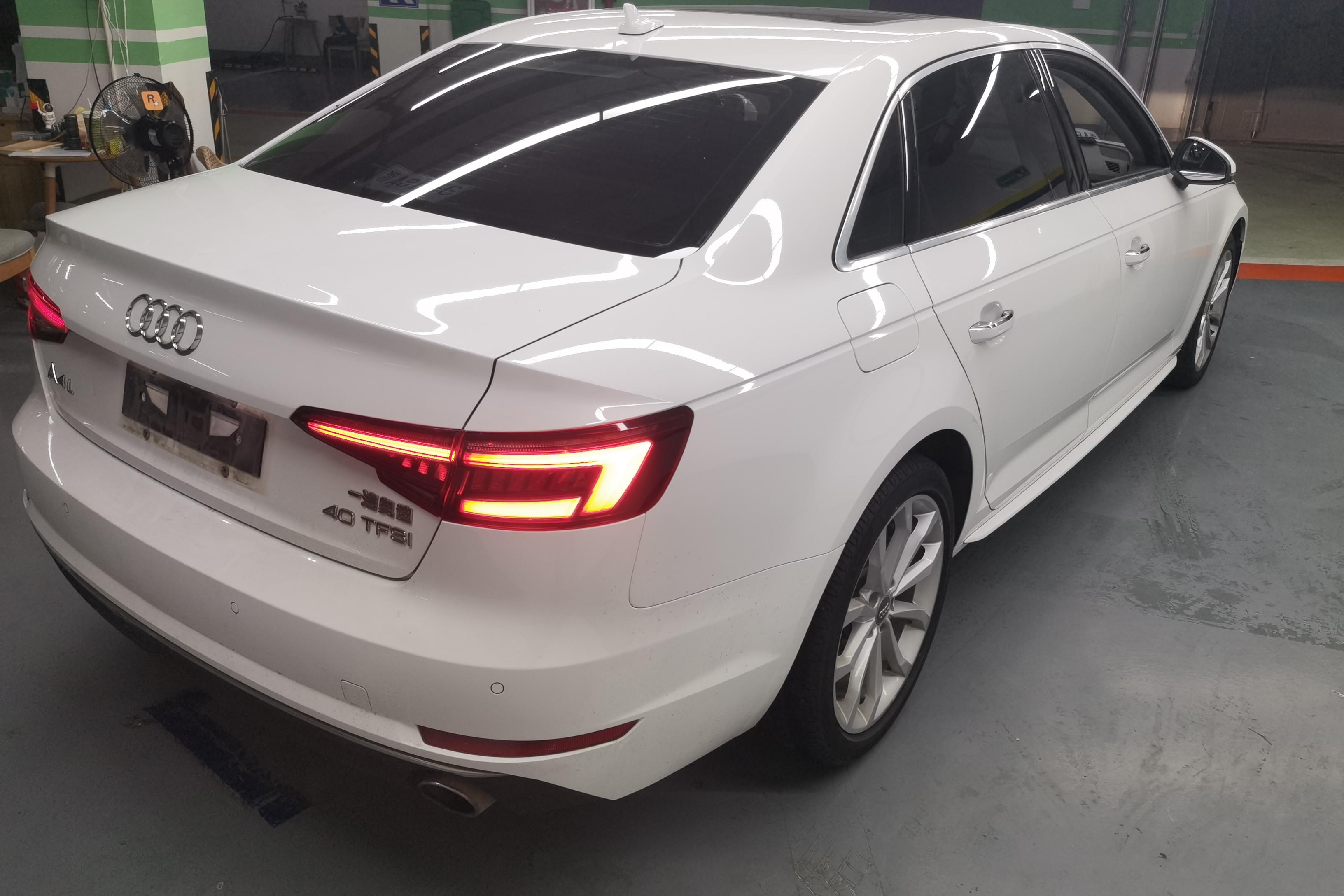 奥迪A4L 40TFSI 2018款 2.0T 自动 前驱 30周年进取型 (国Ⅴ) 