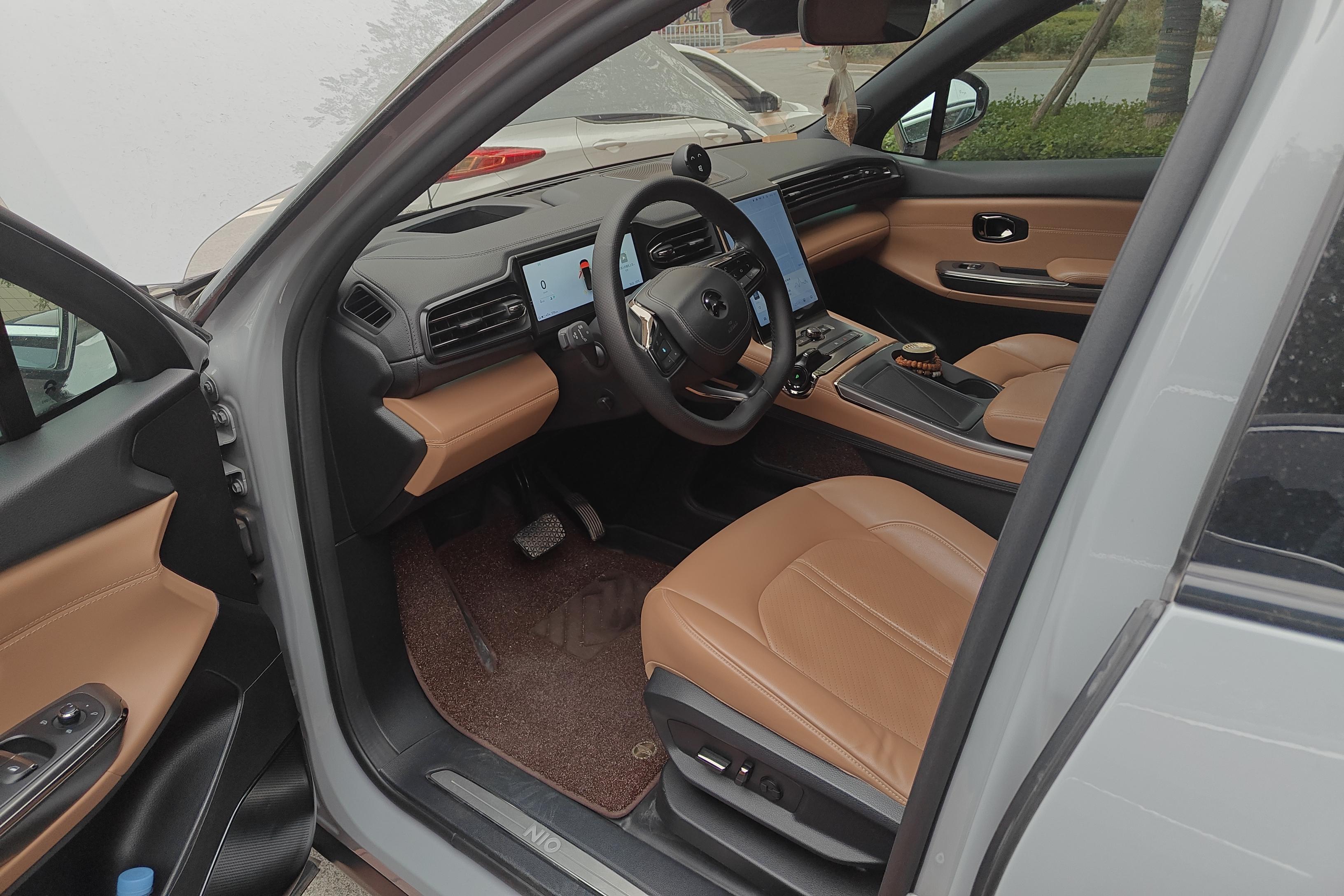 蔚来ES6 2020款 70kWh420km四驱 纯电动 运动版420KM 